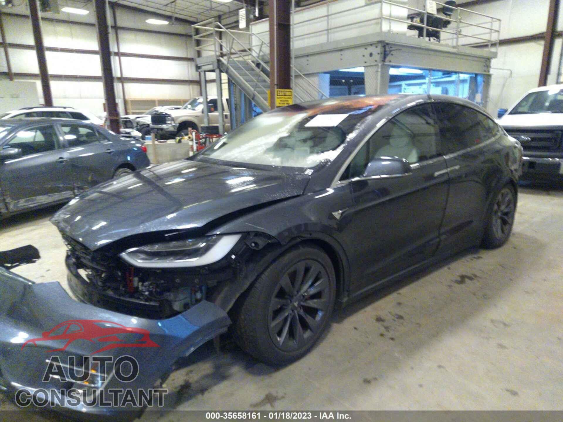 TESLA MODEL X 2017 - 5YJXCBE42HF052790