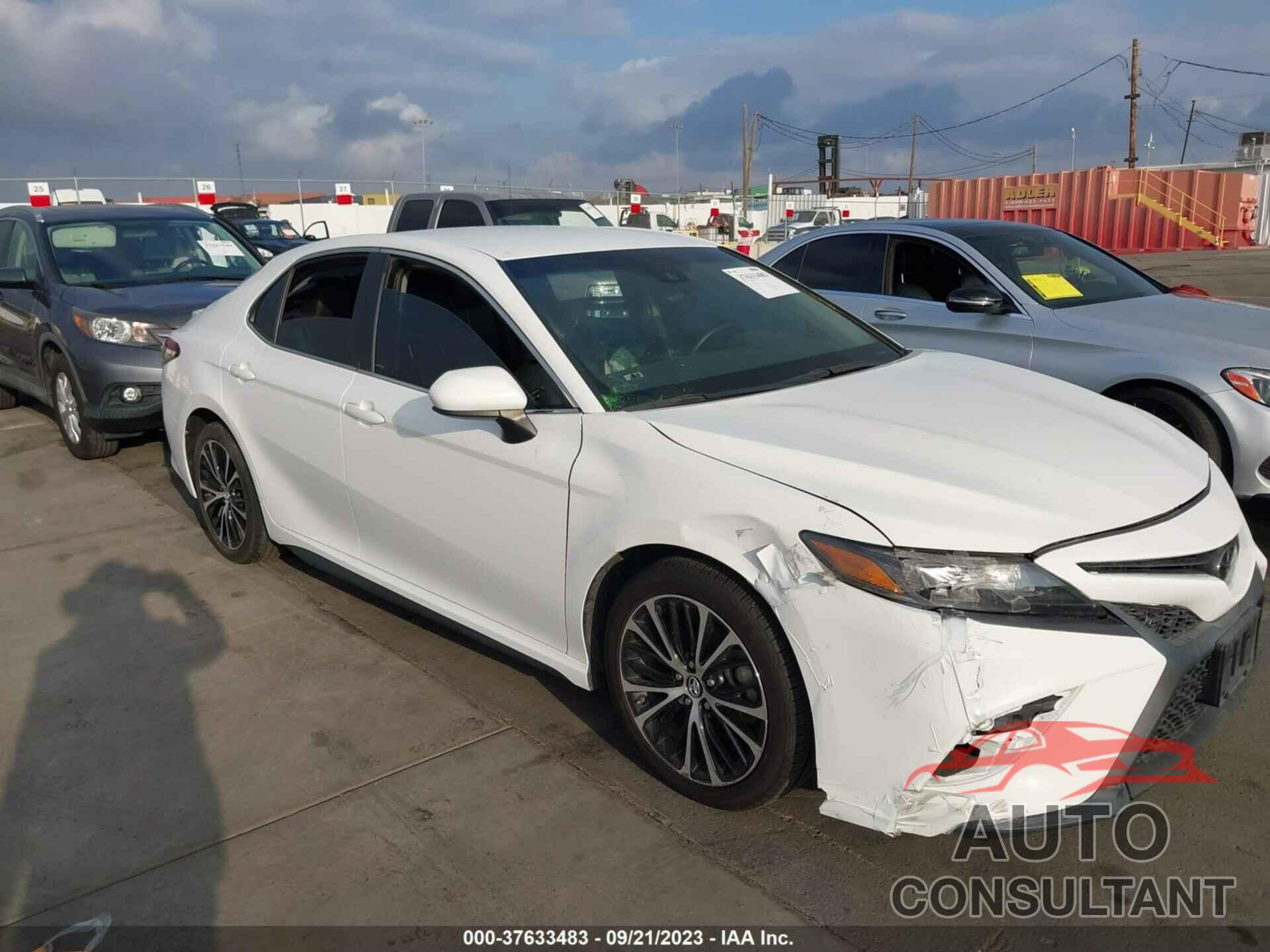 TOYOTA CAMRY 2018 - 4T1B11HK3JU111410
