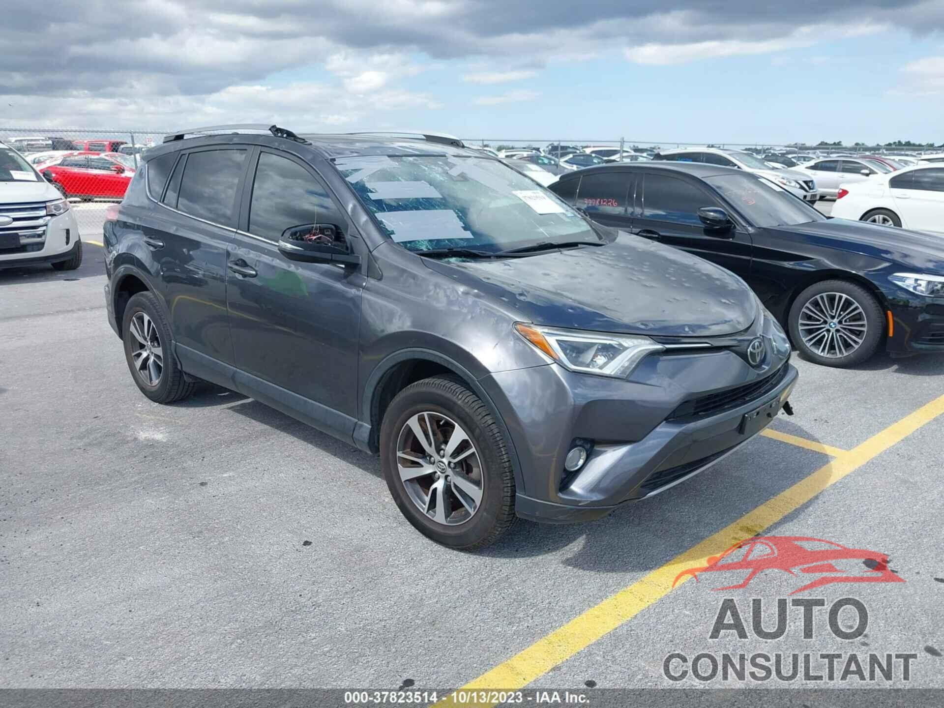 TOYOTA RAV4 2017 - JTMWFREVXHD103898