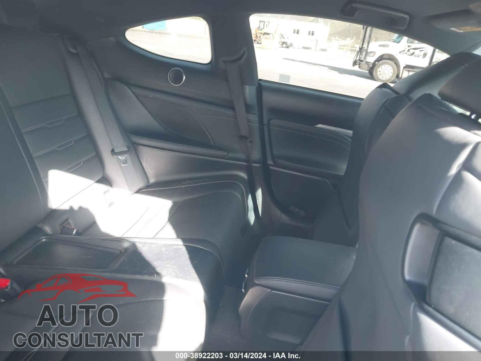LEXUS RC 350 2016 - JTHHE5BC4G5014102