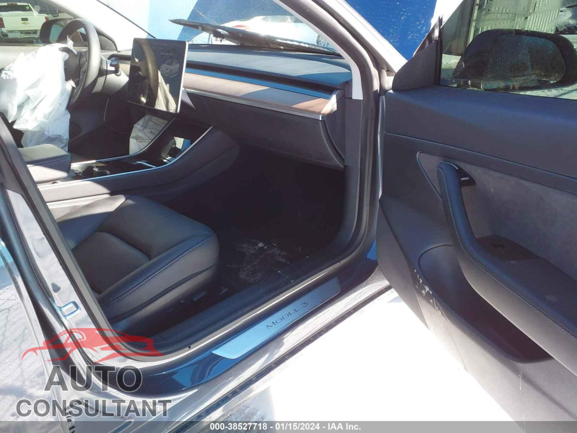 TESLA MODEL 3 2020 - 5YJ3E1EA5LF495890