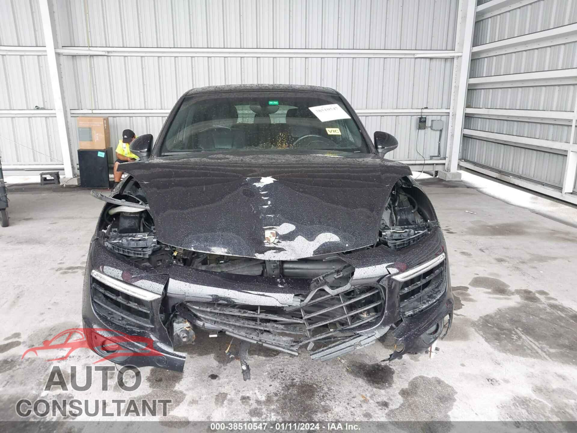 PORSCHE CAYENNE 2016 - WP1AA2A21GLA03624