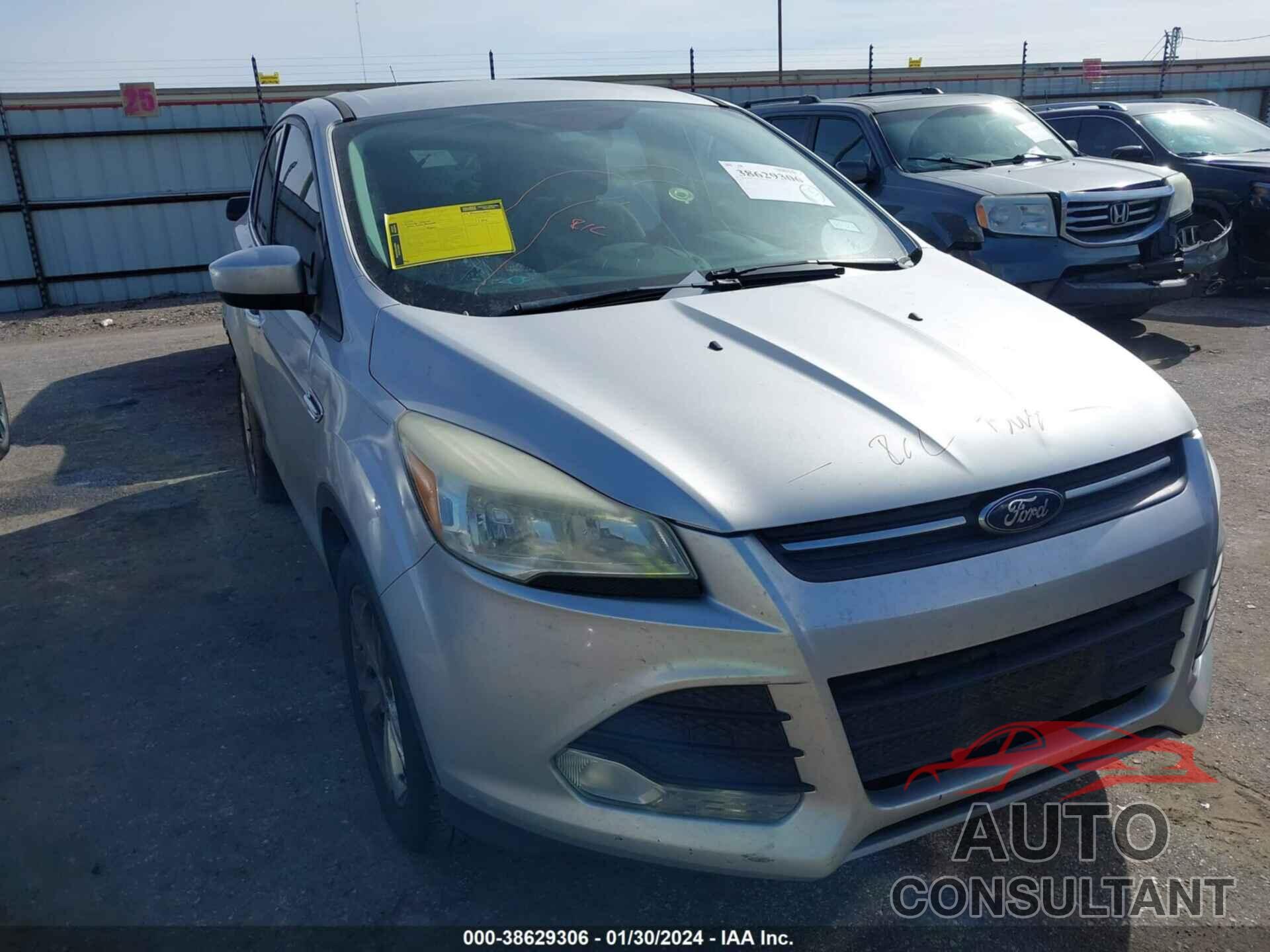 FORD ESCAPE 2016 - 1FMCU0G78GUB14928