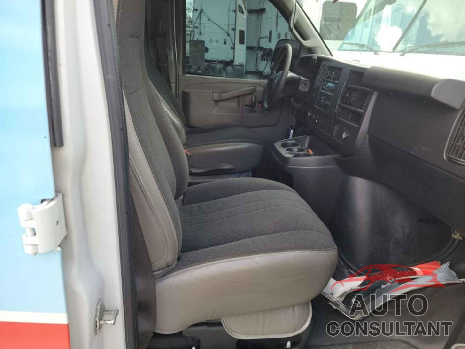 CHEVROLET EXPRESS CARGO 2020 - 1GCWGAFG9L1257964