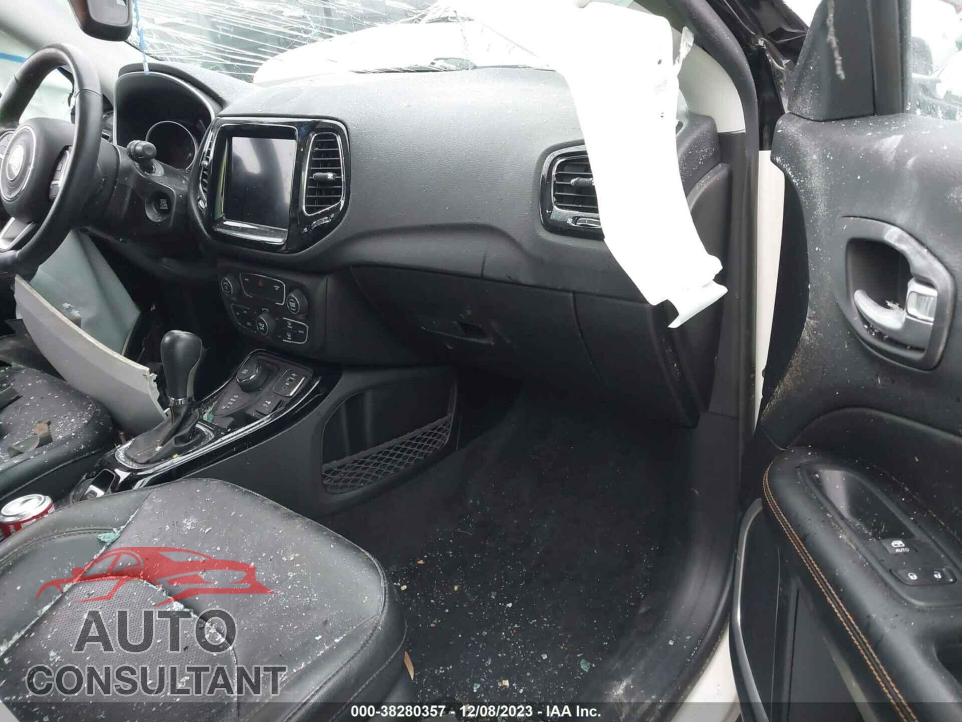 JEEP COMPASS 2019 - 3C4NJDCBXKT735761