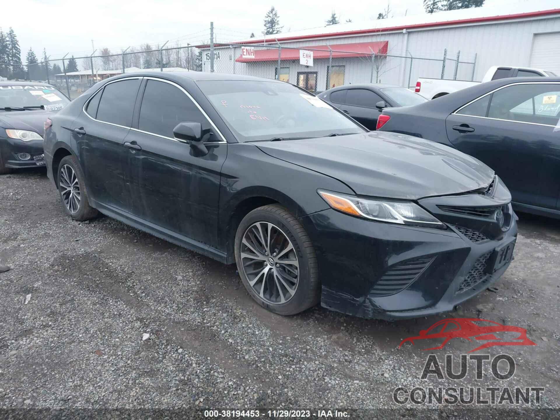 TOYOTA CAMRY 2018 - JTNB11HK1J3049527