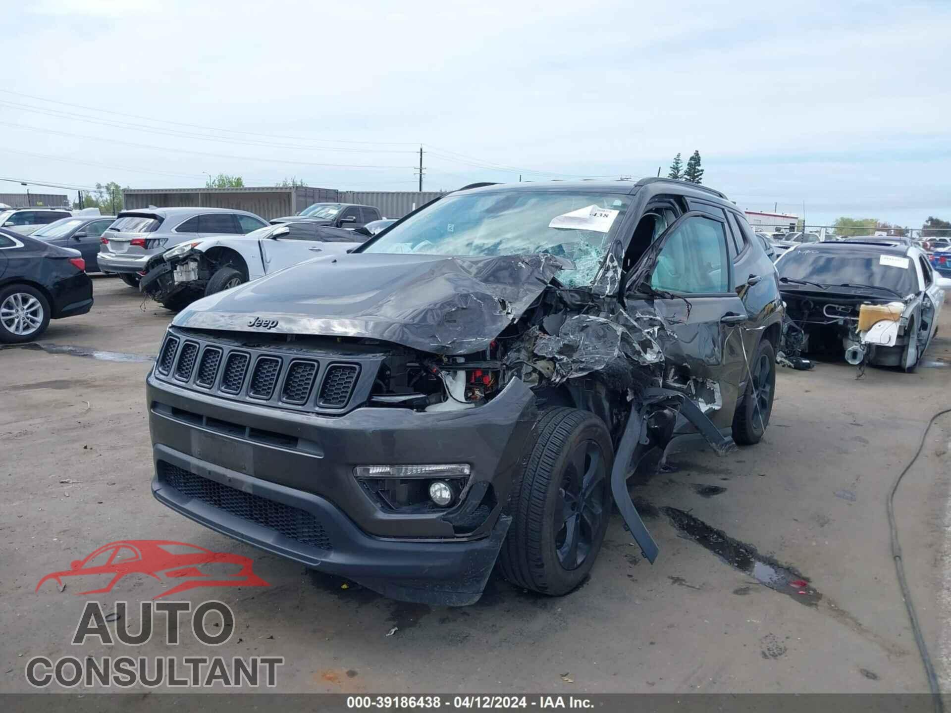JEEP COMPASS 2018 - 3C4NJDBB1JT395710