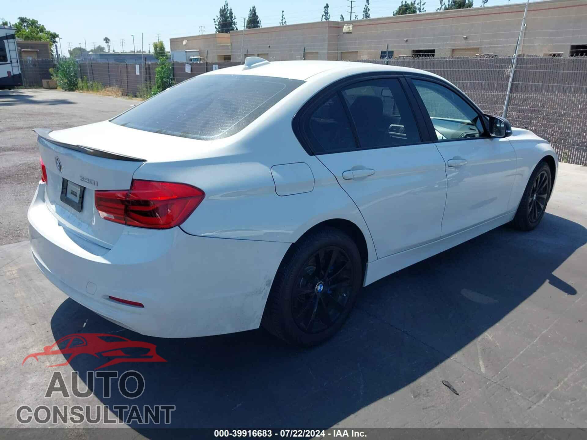 BMW 320I 2016 - WBA8E1G51GNU12269