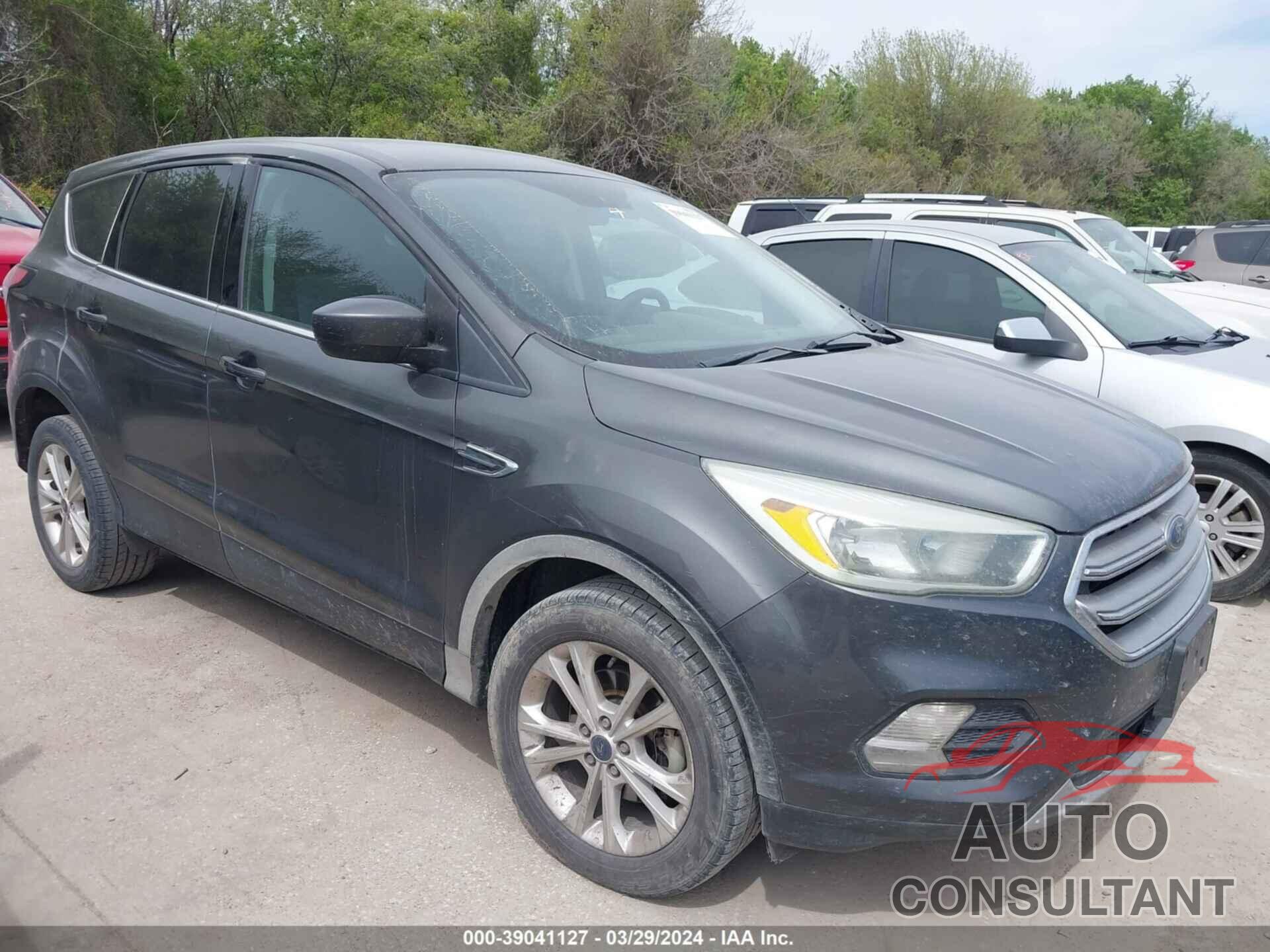 FORD ESCAPE 2017 - 1FMCU0GD3HUD10184