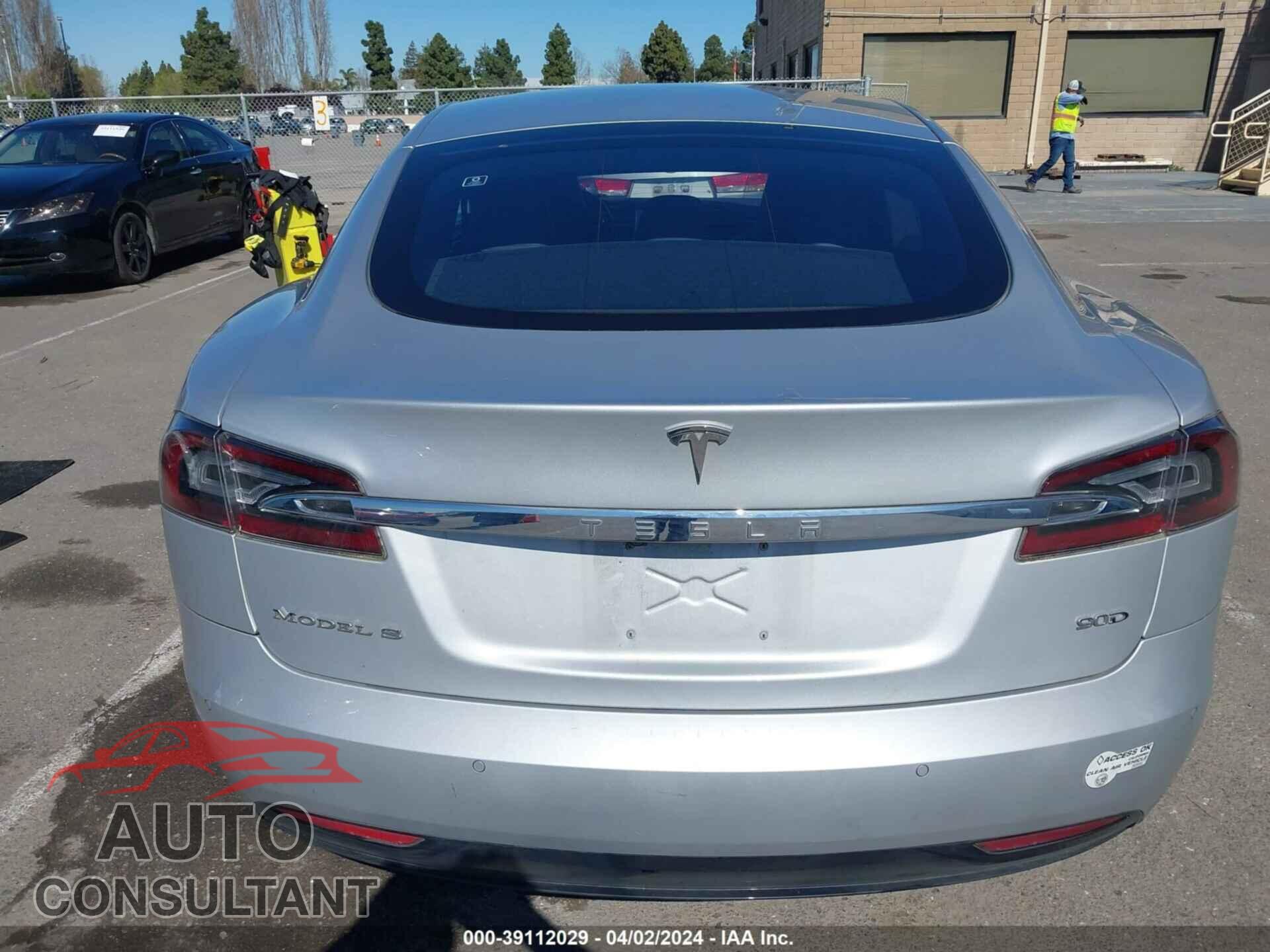 TESLA MODEL S 2016 - 5YJSA1E28GF144431