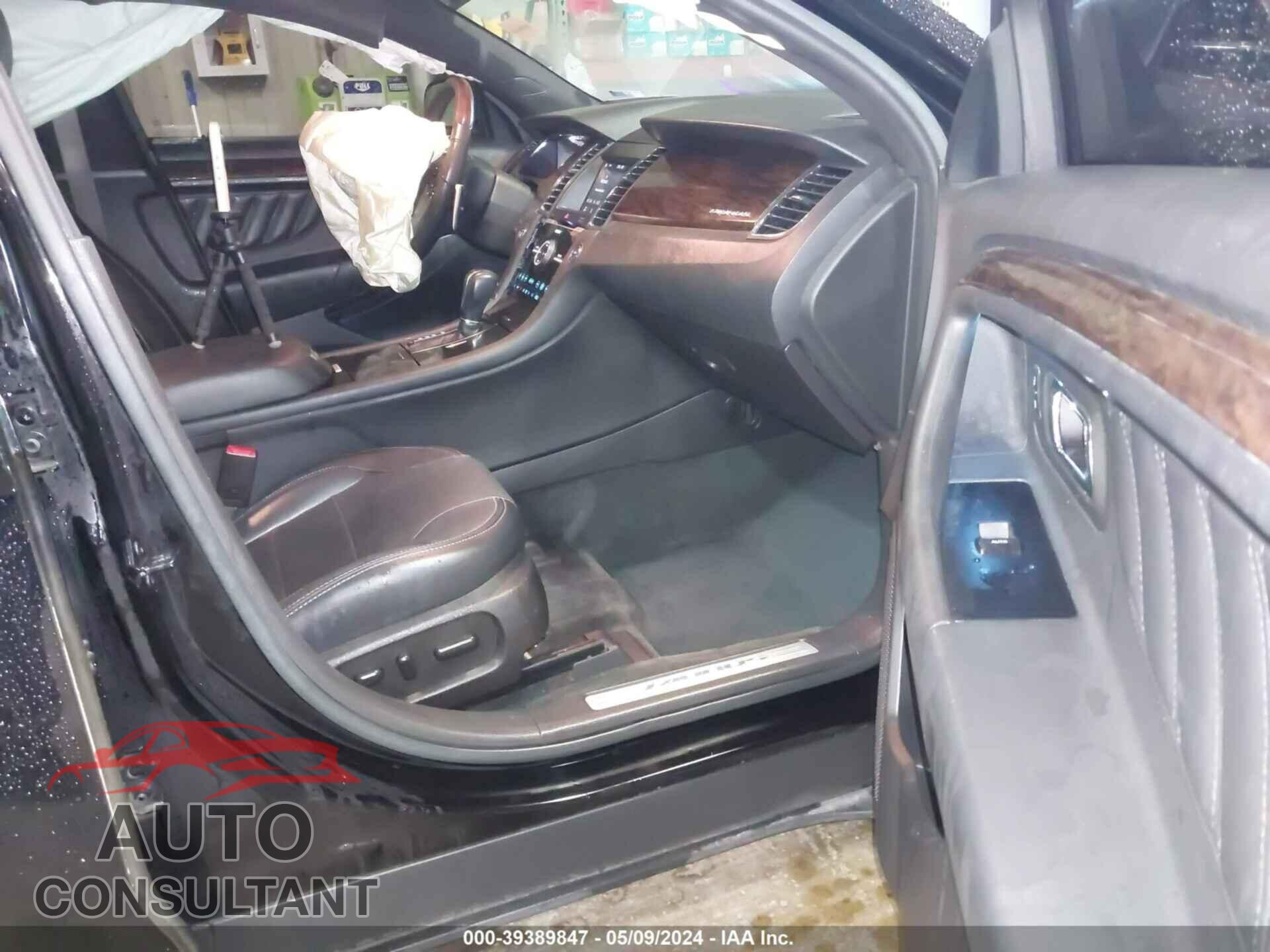 FORD TAURUS 2017 - 1FAHP2F83HG104112