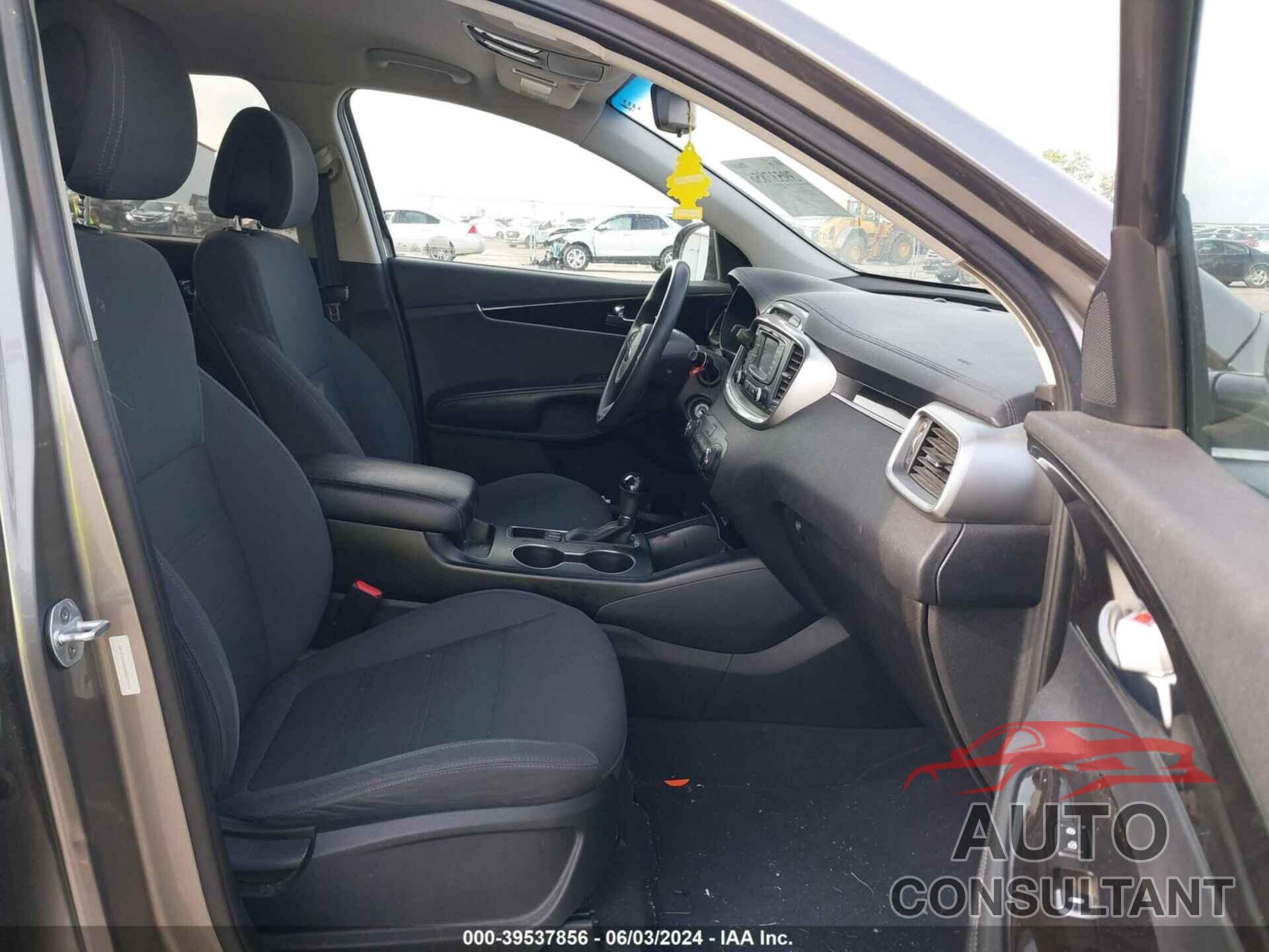 KIA SORENTO 2016 - 5XYPGDA50GG037808