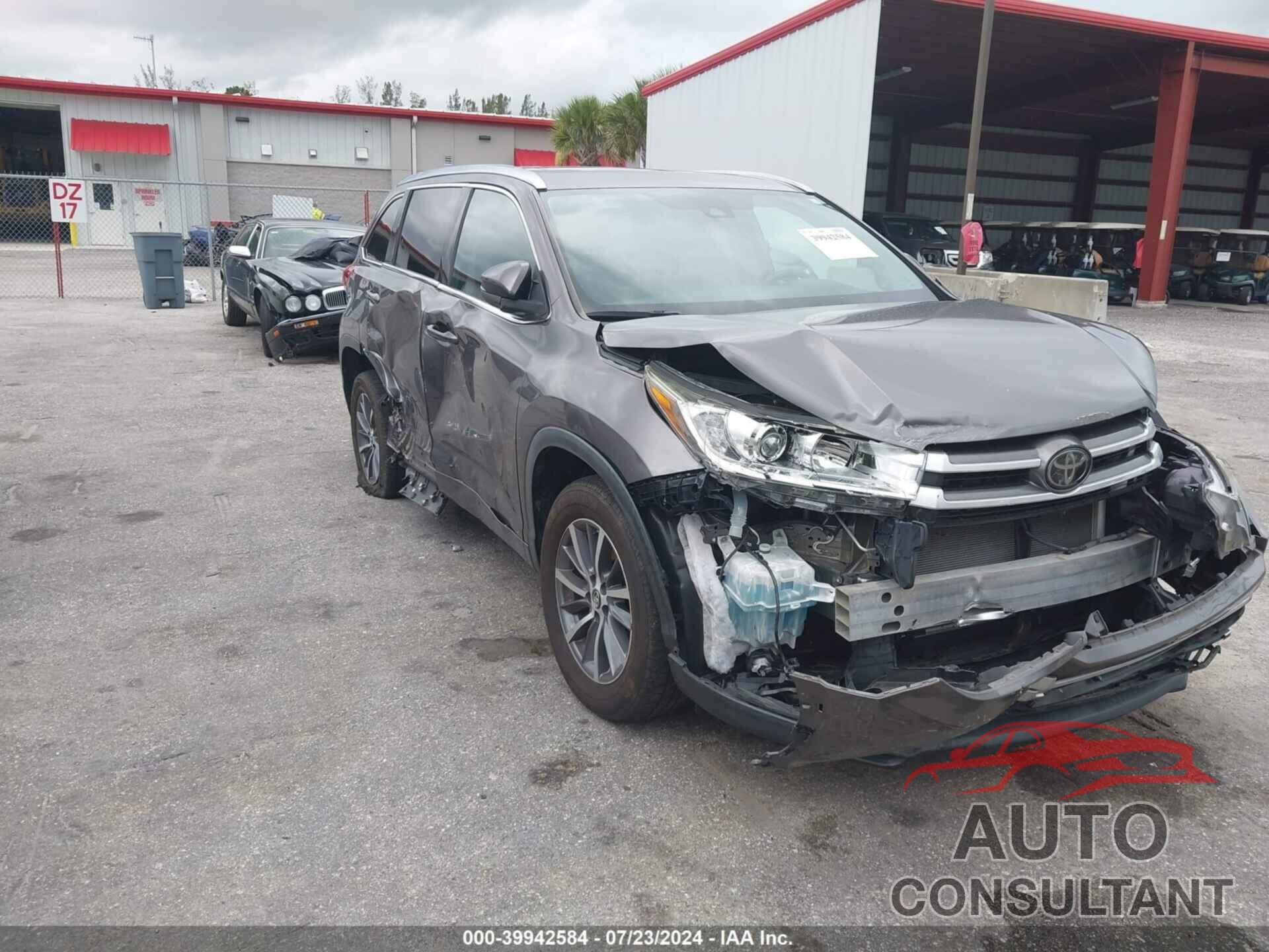 TOYOTA HIGHLANDER 2018 - 5TDKZRFH7JS542775