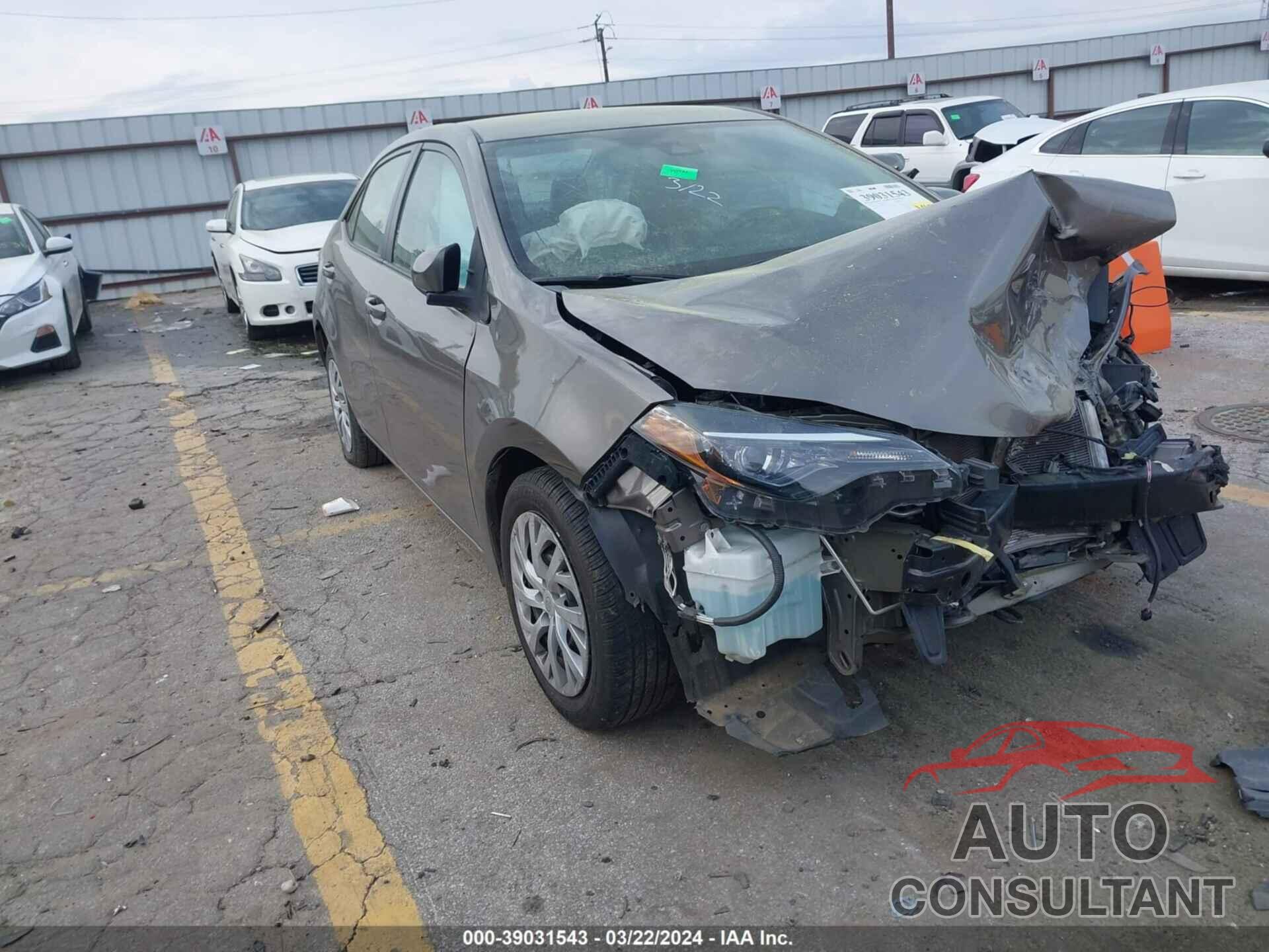 TOYOTA COROLLA 2018 - 5YFBURHE8JP762520