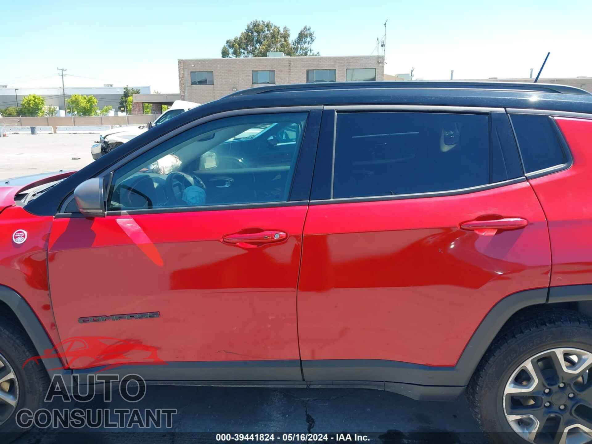 JEEP COMPASS 2018 - 3C4NJDDB2JT451621