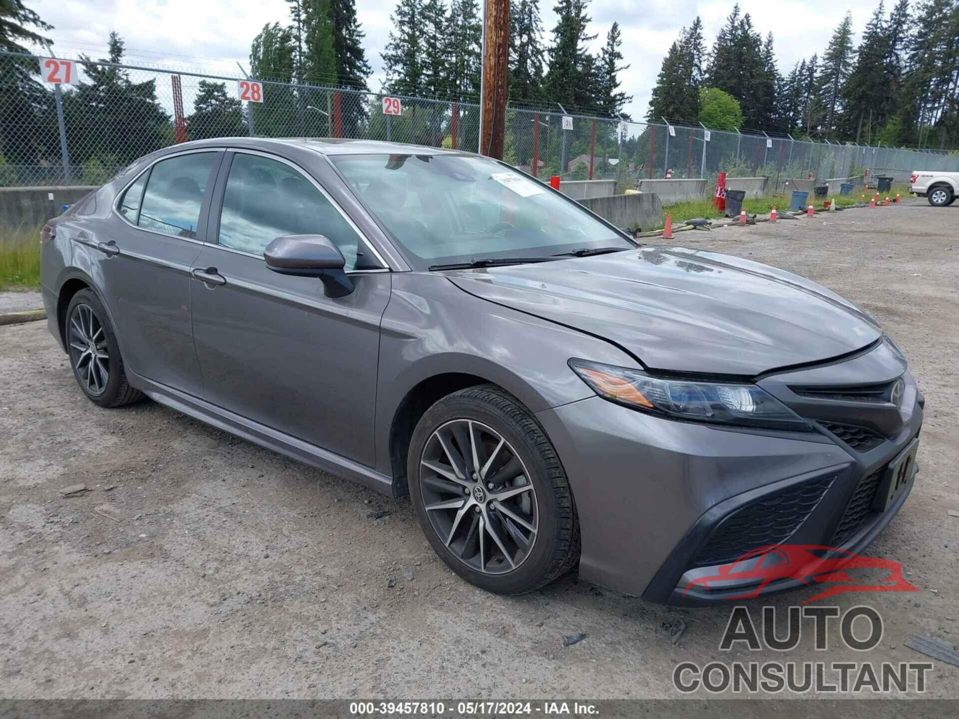TOYOTA CAMRY 2021 - 4T1G11AK0MU521764