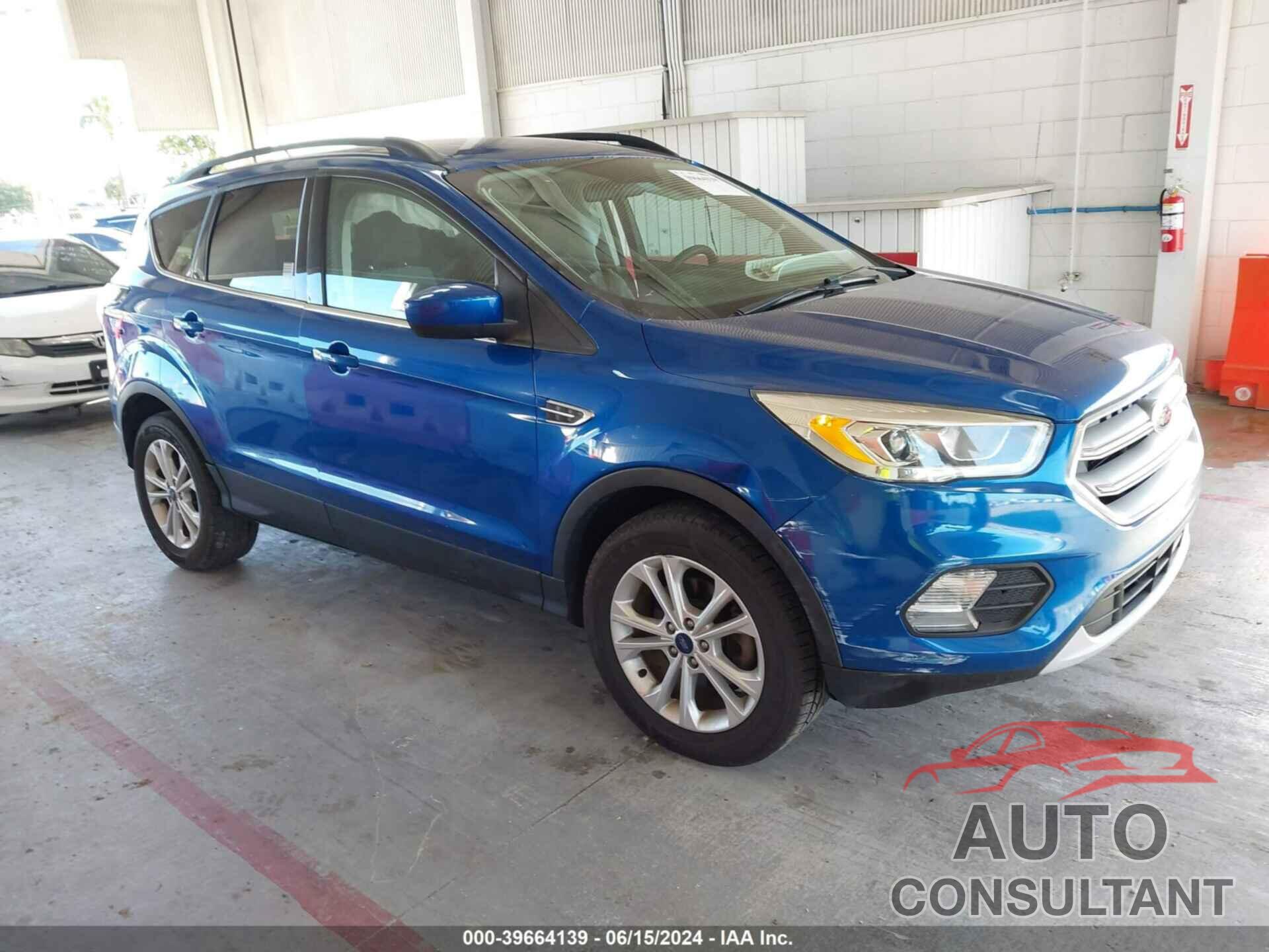 FORD ESCAPE 2017 - 1FMCU0GD5HUA77778