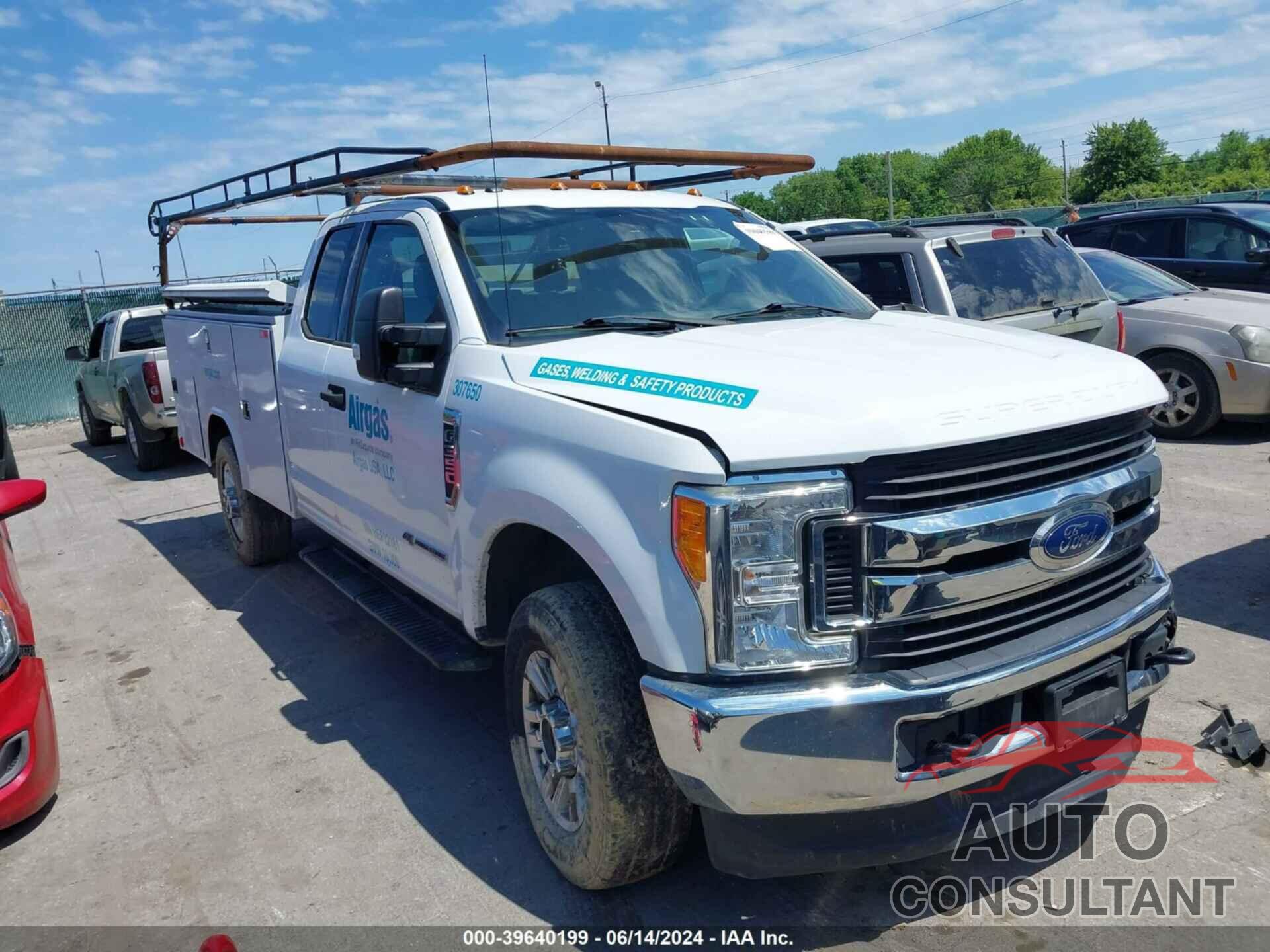 FORD F-350 CHASSIS 2017 - 1FD7X3FT9HEF22181