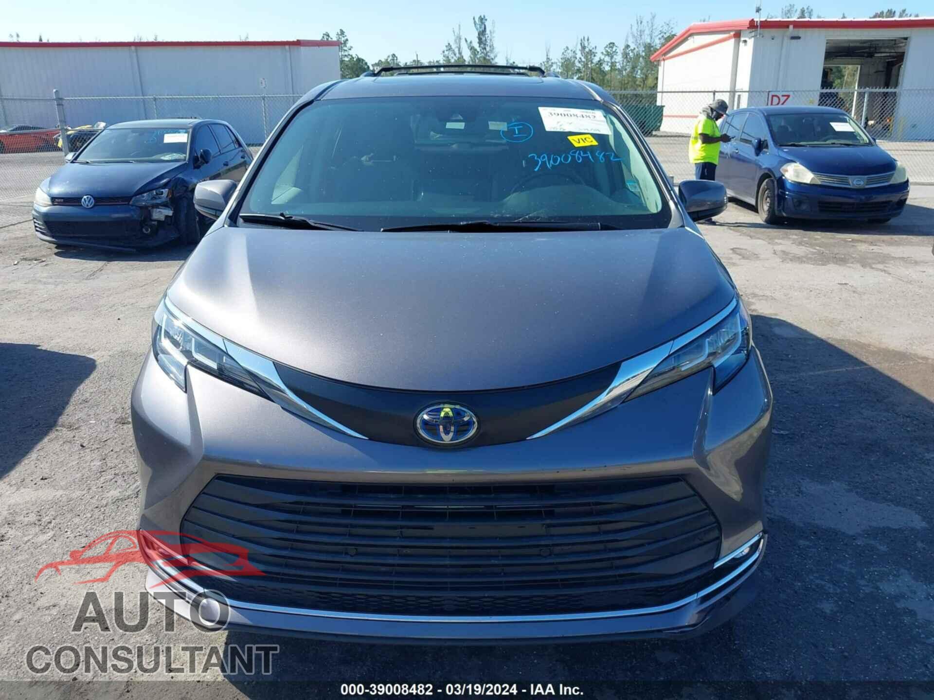 TOYOTA SIENNA 2021 - 5TDYRKEC8MS056567
