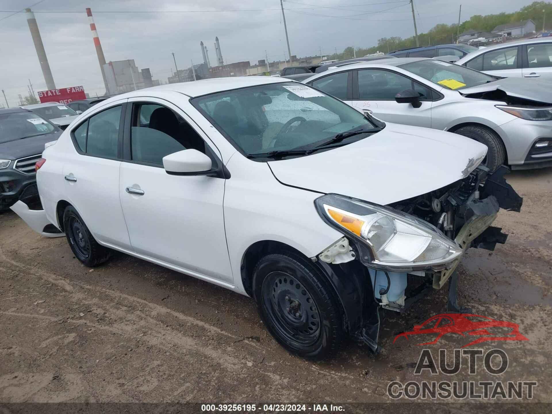 NISSAN VERSA 2018 - 3N1CN7AP3JL807980