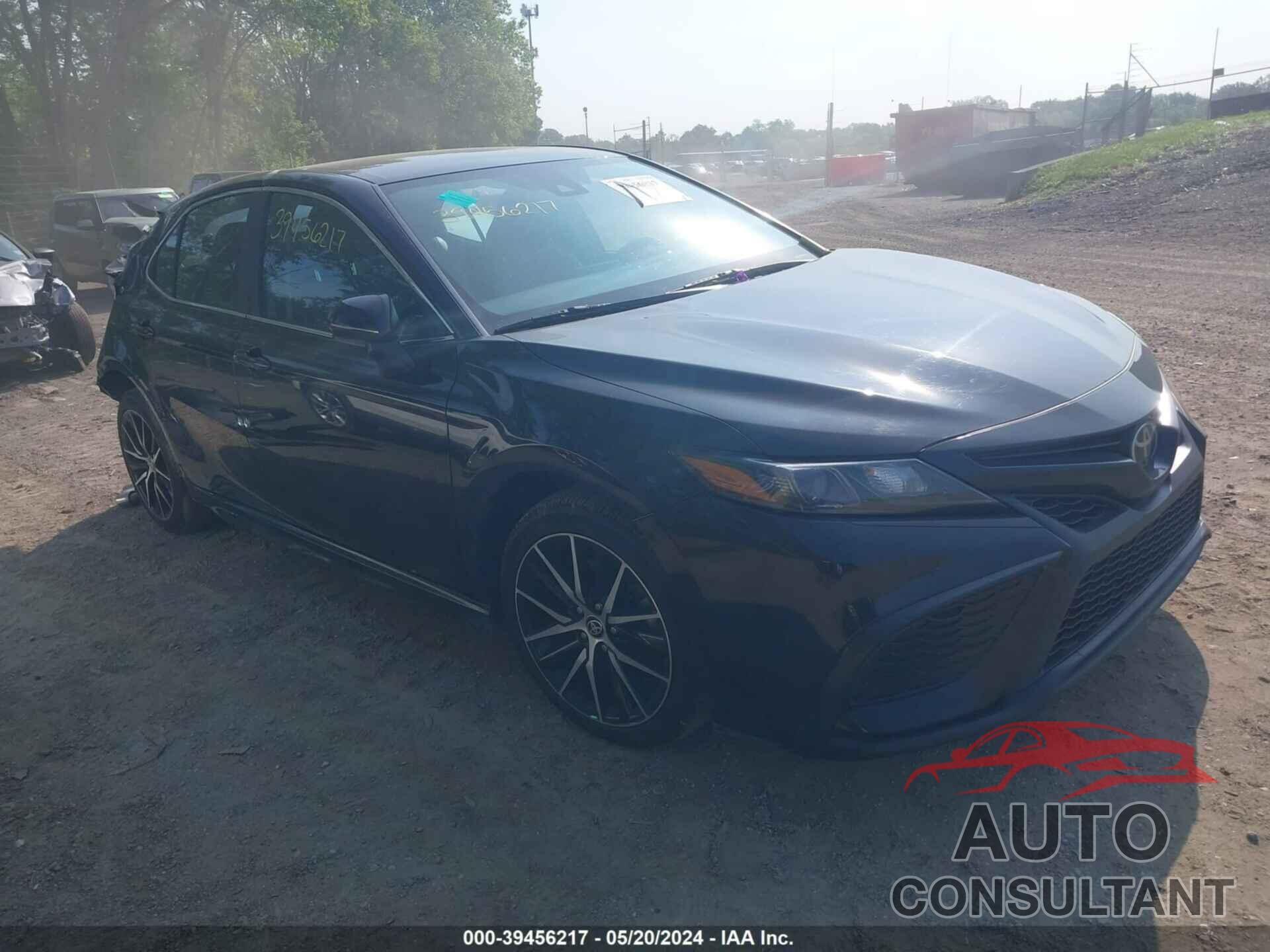 TOYOTA CAMRY 2021 - 4T1G11AK2MU521460