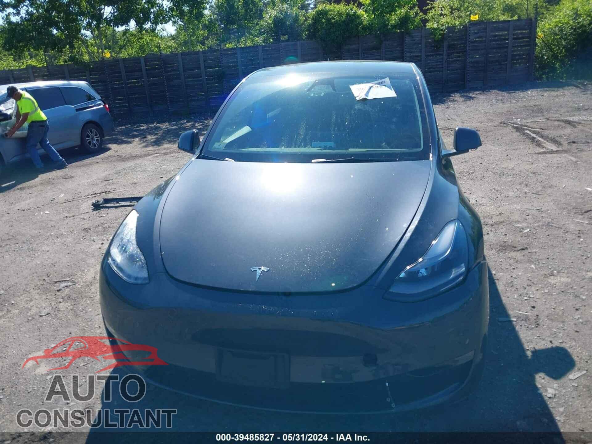 TESLA MODEL Y 2024 - 7SAYGDEE4RA226258