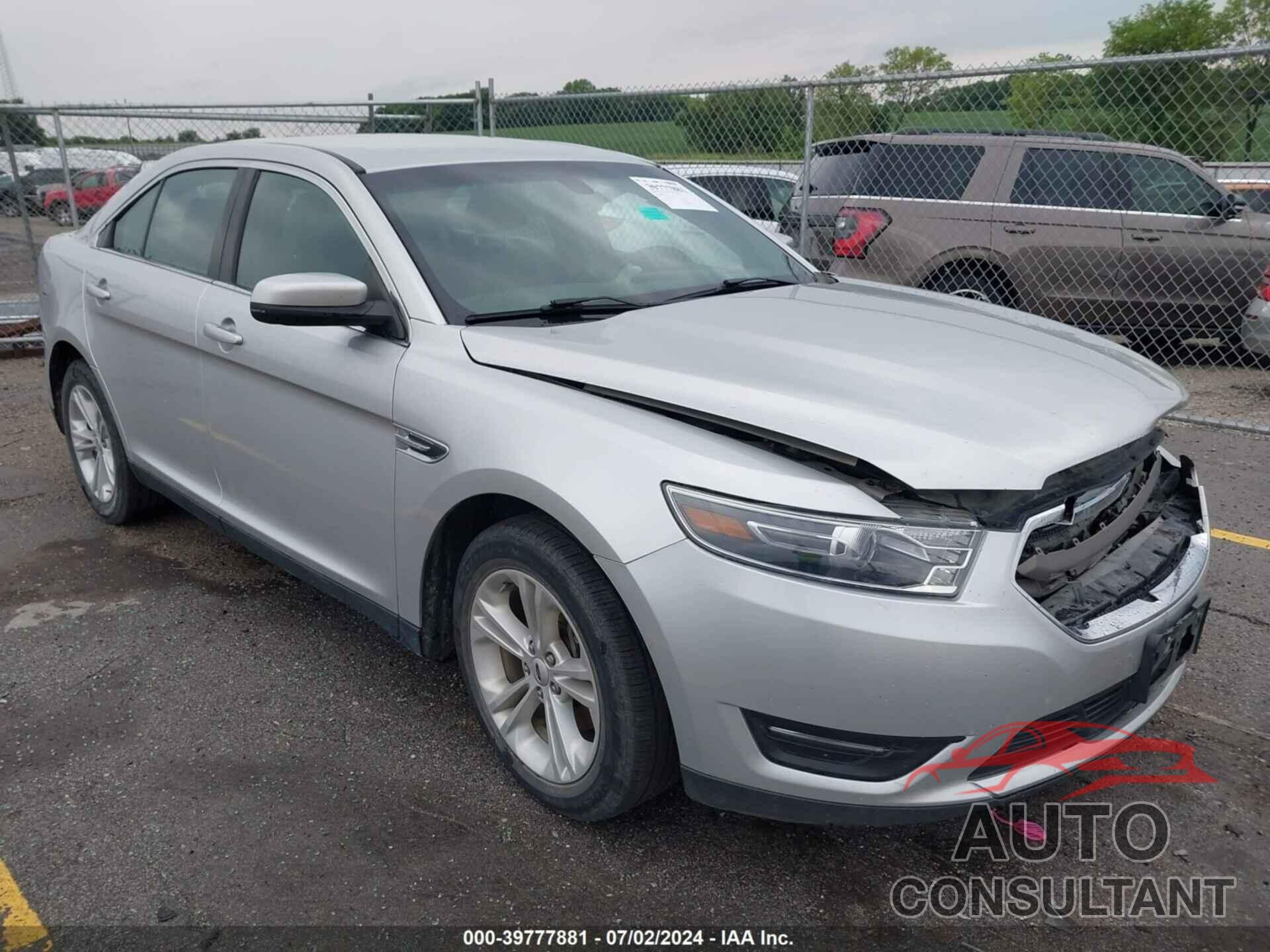 FORD TAURUS 2018 - 1FAHP2E81JG107226