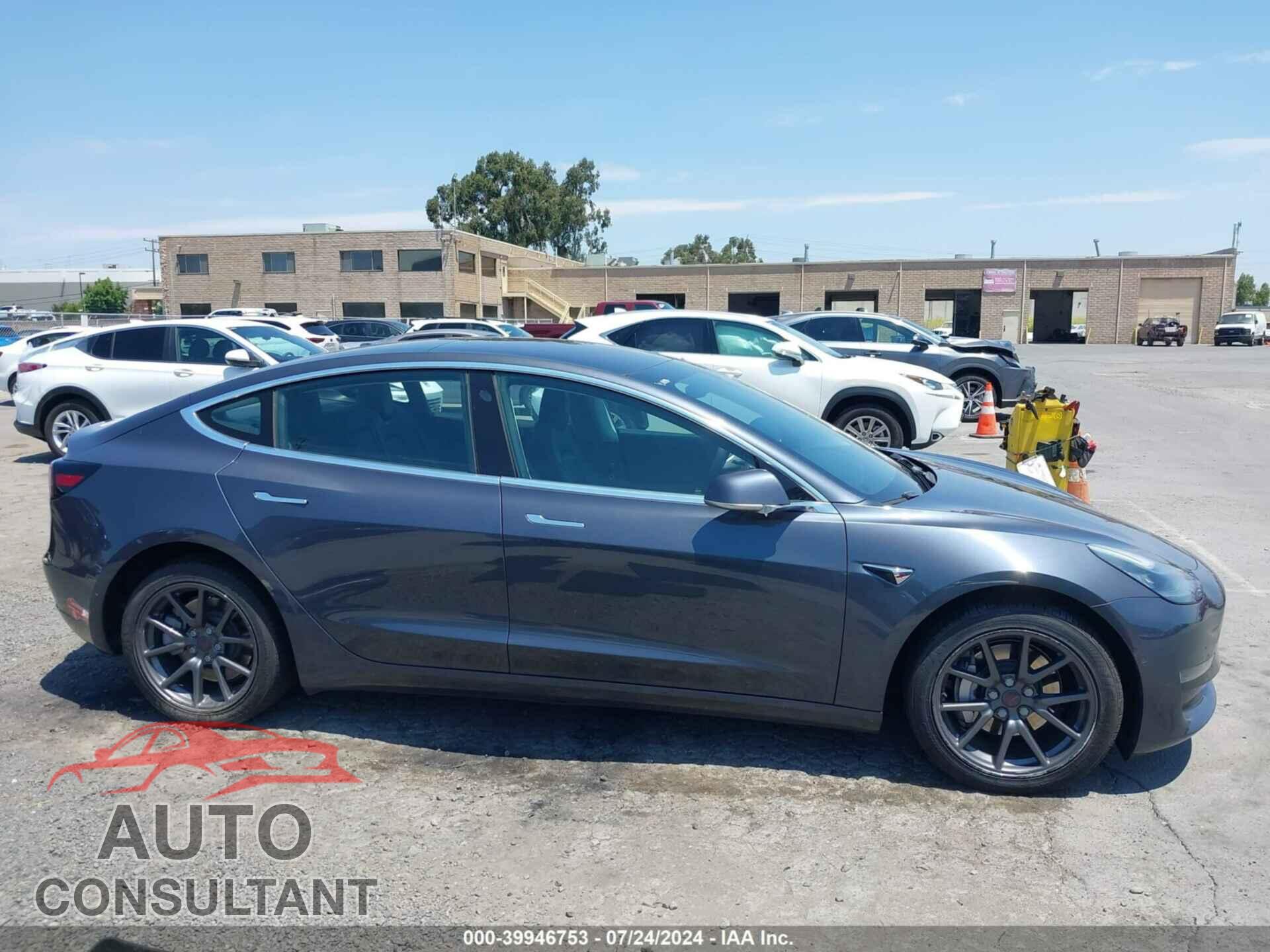 TESLA MODEL 3 2018 - 5YJ3E1EA6JF038549