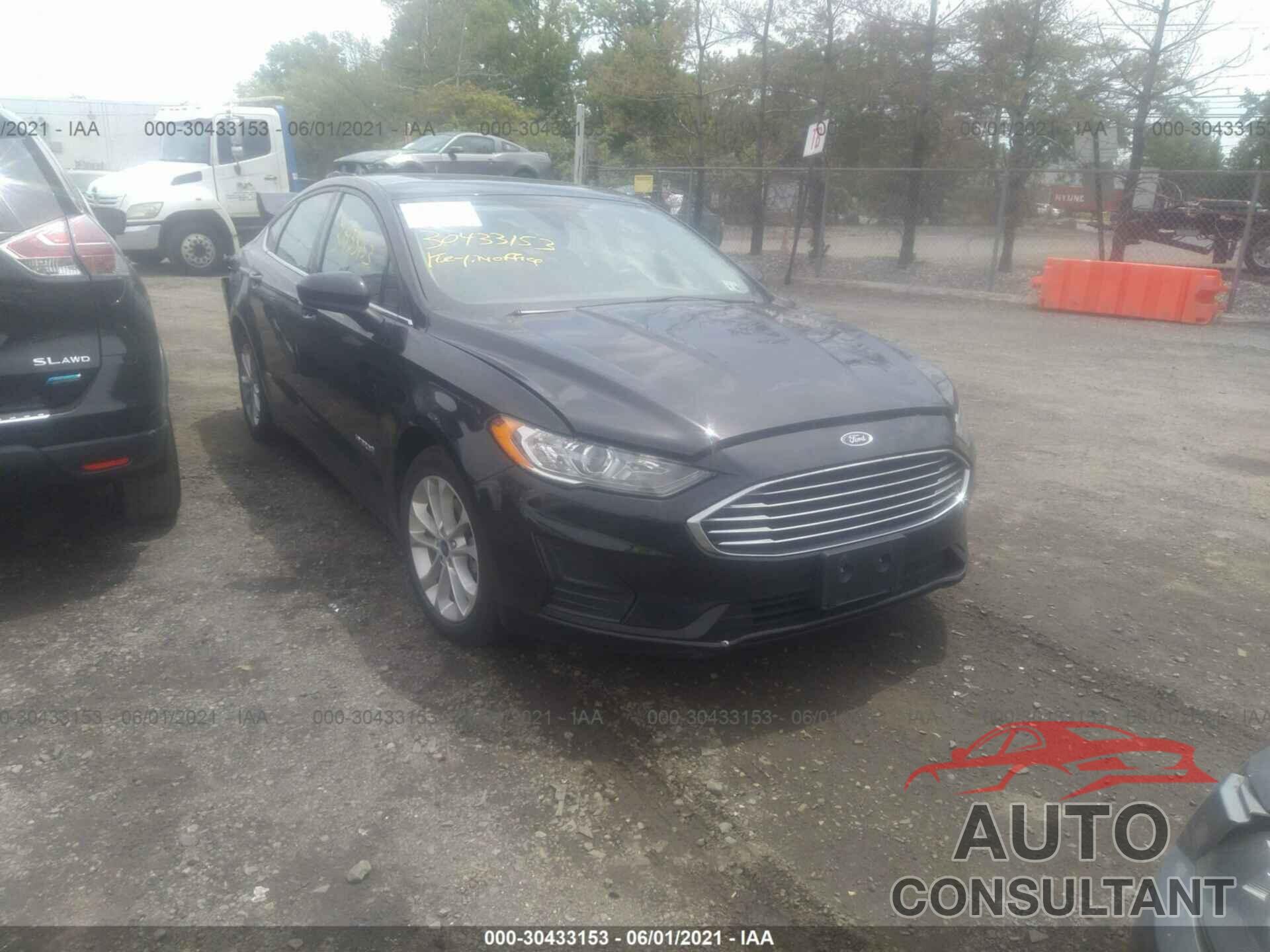 FORD FUSION HYBRID 2019 - 3FA6P0LU8KR212772