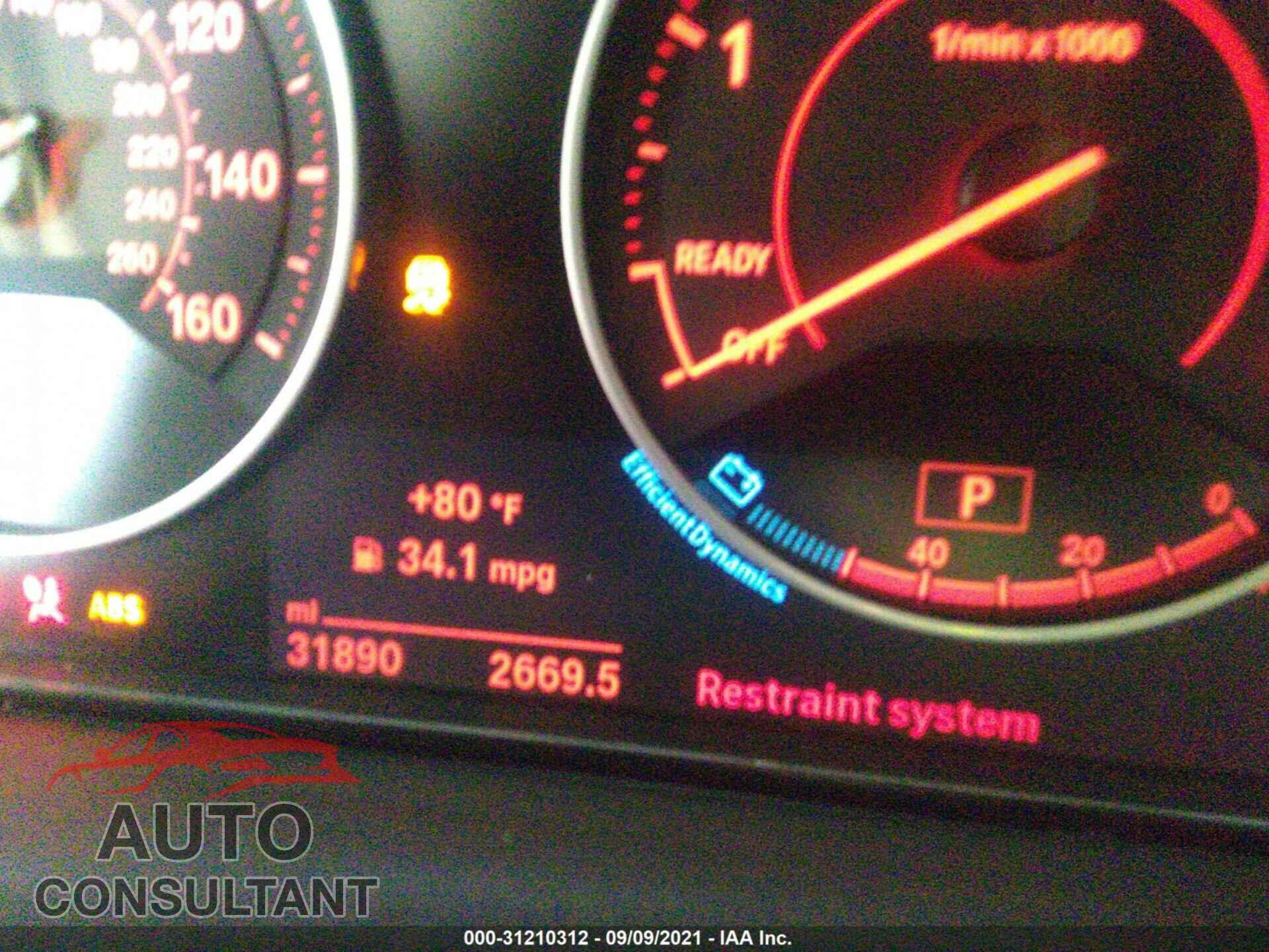 BMW 3 SERIES 2018 - WBA8E5C55JA507493