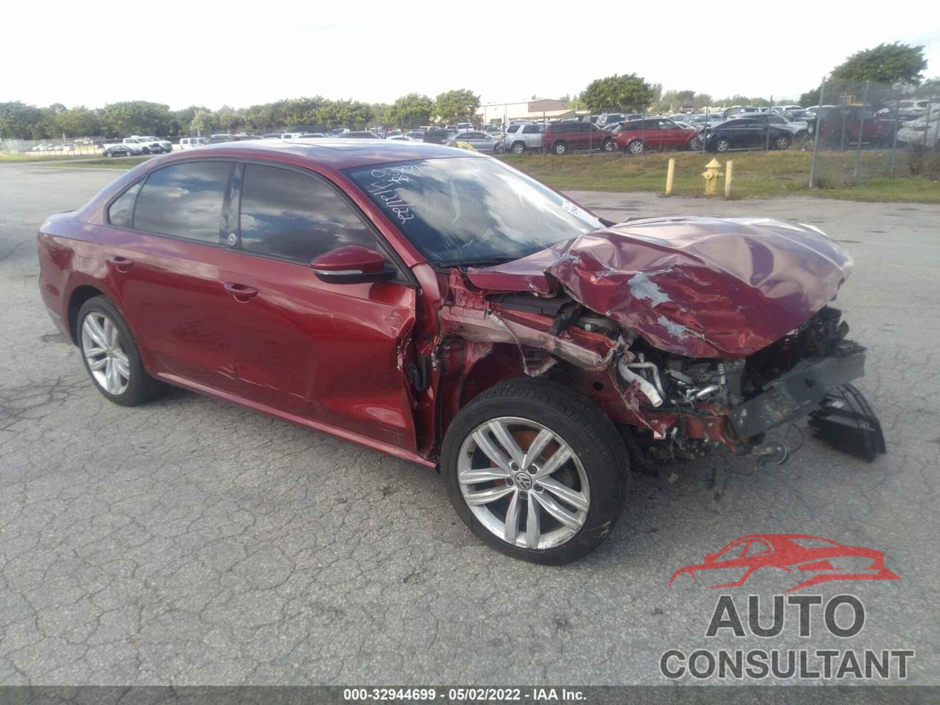 VOLKSWAGEN PASSAT 2019 - 1VWLA7A35KC013871