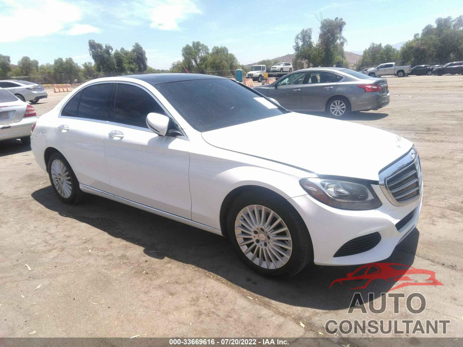 MERCEDES-BENZ C-CLASS 2016 - 55SWF4JB9GU170111
