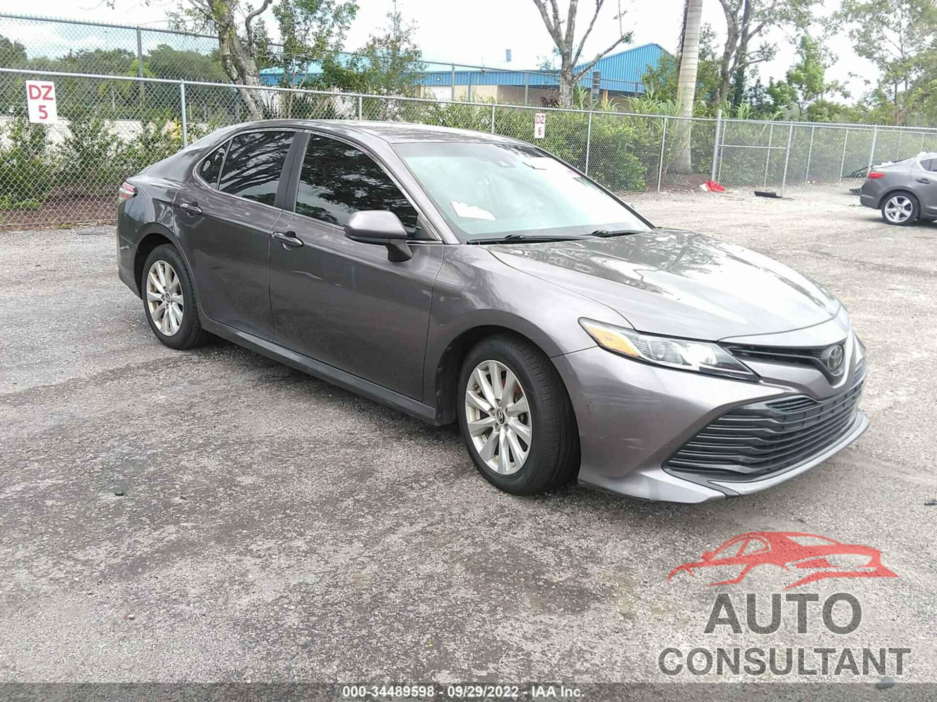TOYOTA CAMRY 2018 - 4T1B11HK5JU668450