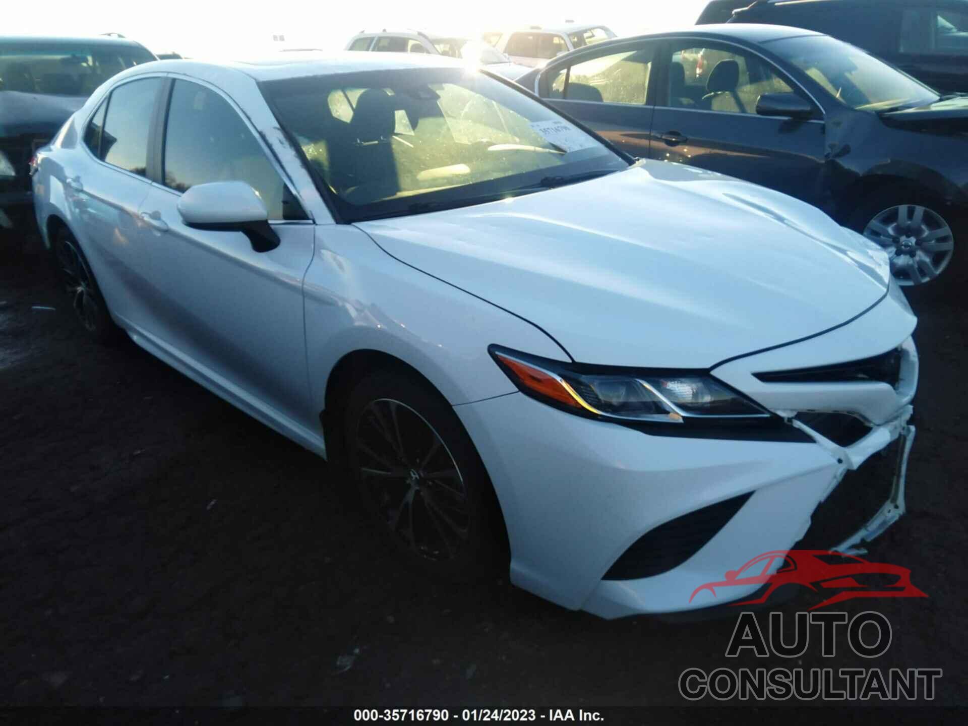 TOYOTA CAMRY 2018 - 4T1B11HK6JU611187
