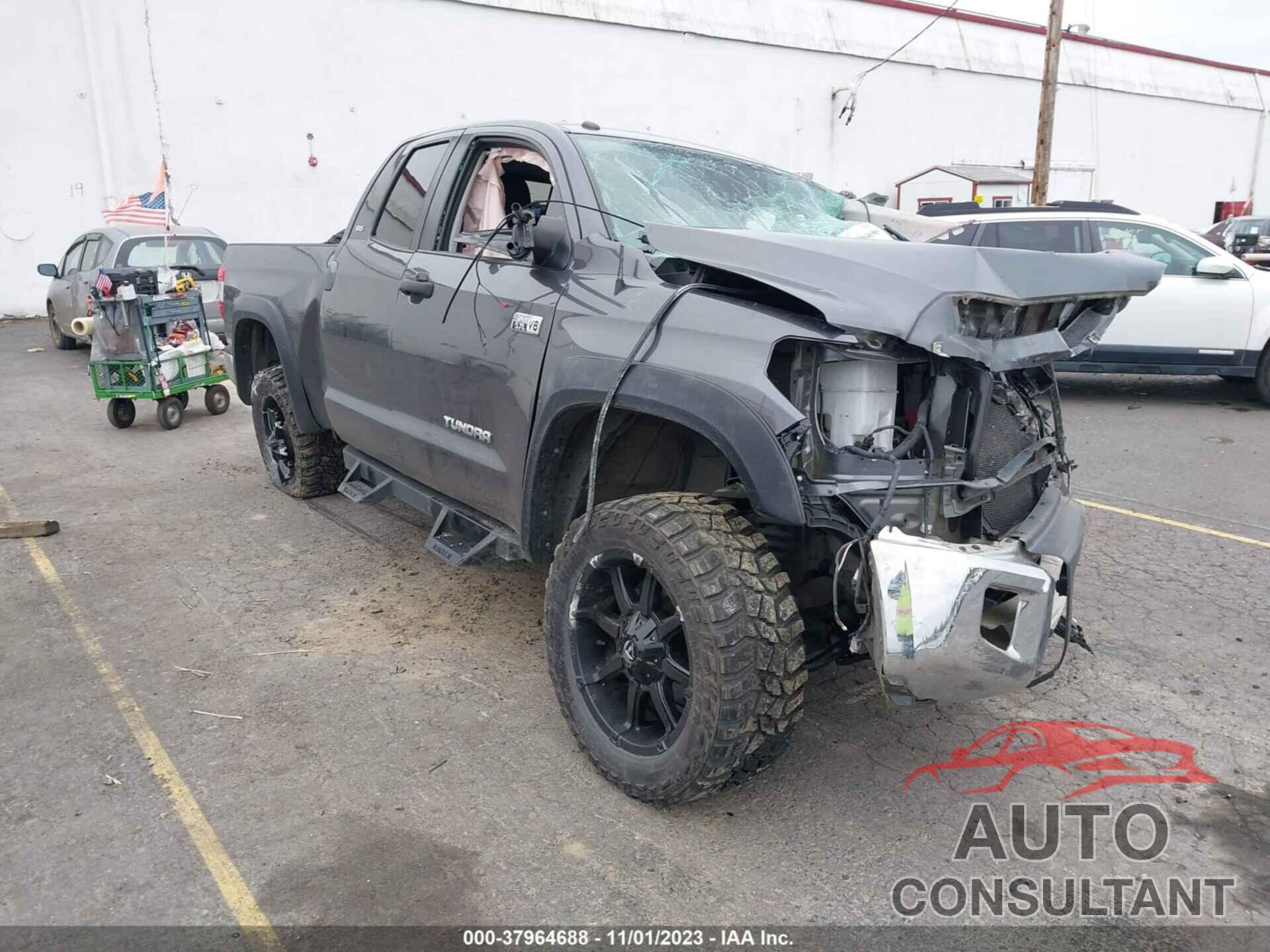 TOYOTA TUNDRA 2019 - 5TFUY5F16KX816857