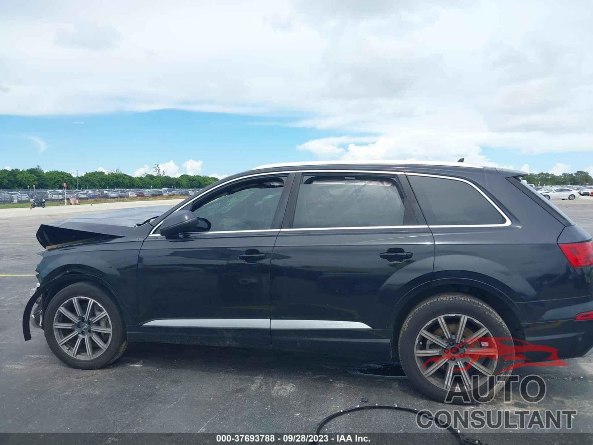 AUDI Q7 2019 - WA1VAAF77KD013637