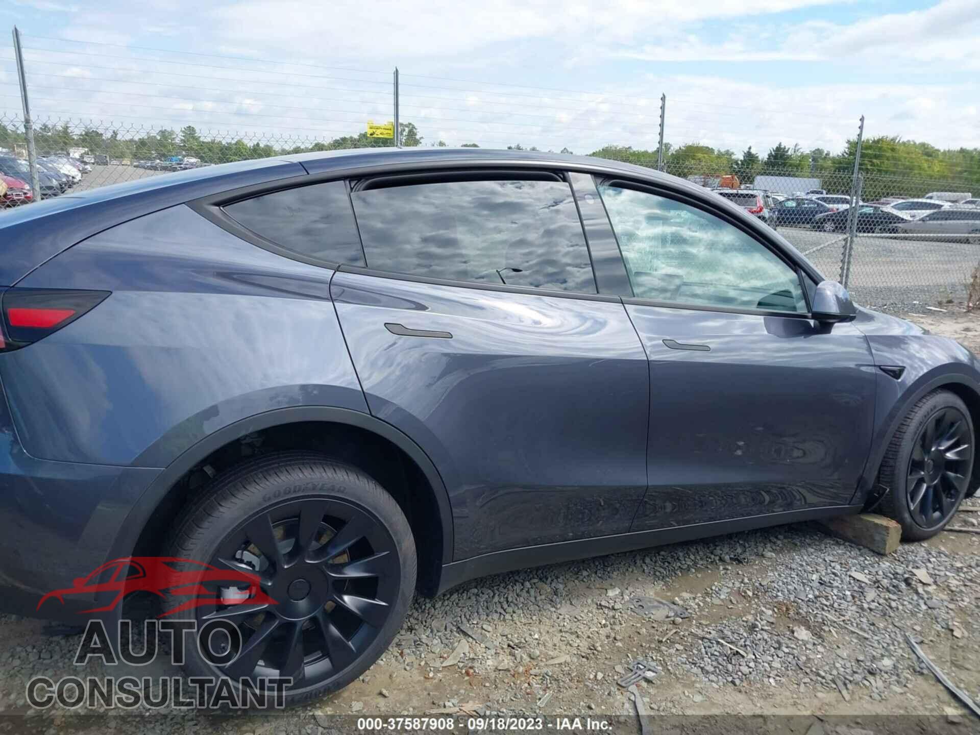 TESLA MODEL Y 2023 - 7SAYGDEEXPF698979