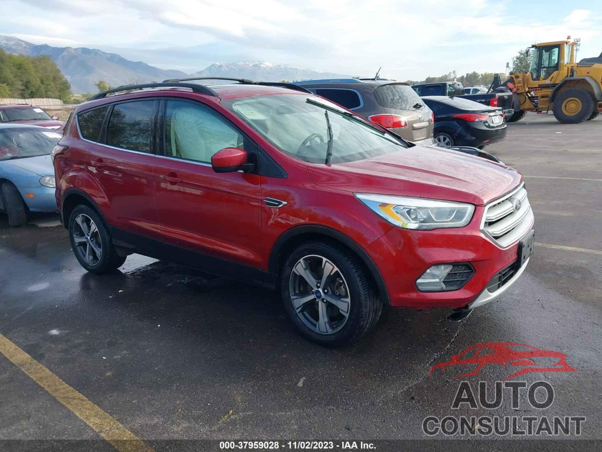 FORD ESCAPE 2018 - 1FMCU9HD2JUC08156