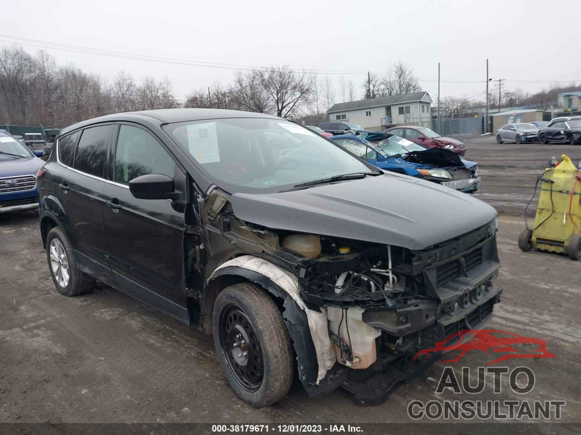 FORD ESCAPE 2017 - 1FMCU9GD7HUC41035