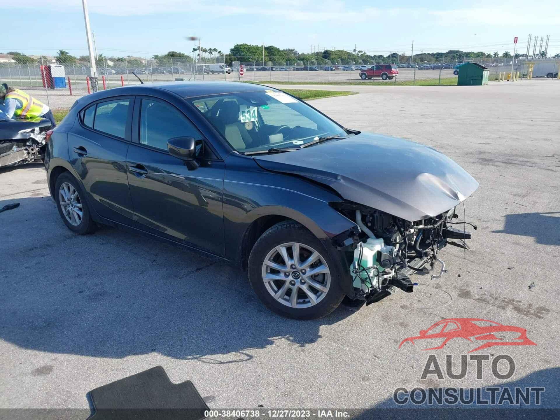 MAZDA MAZDA3 2018 - 3MZBN1K77JM232780