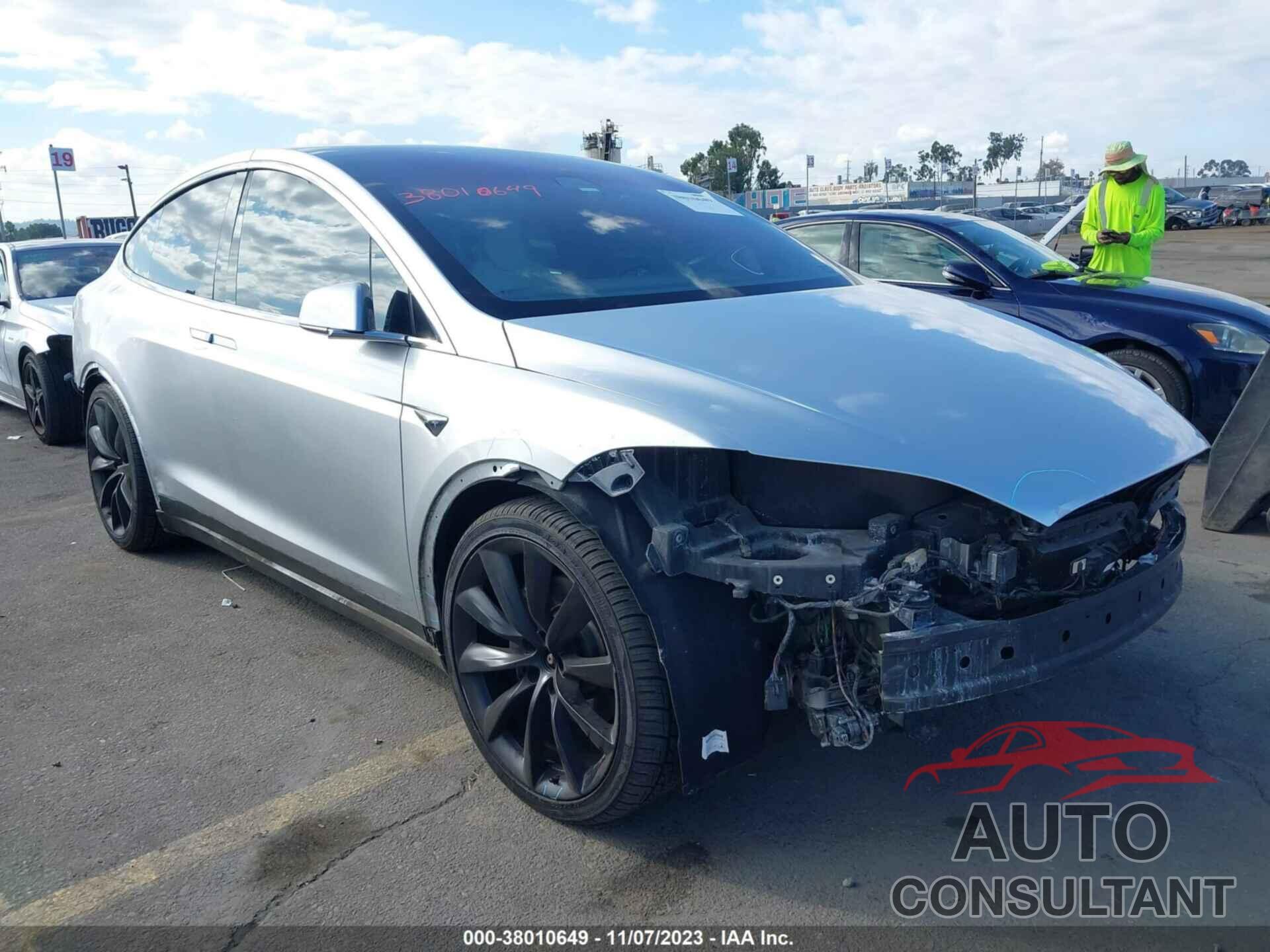 TESLA MODEL X 2017 - 5YJXCAE28HF051443