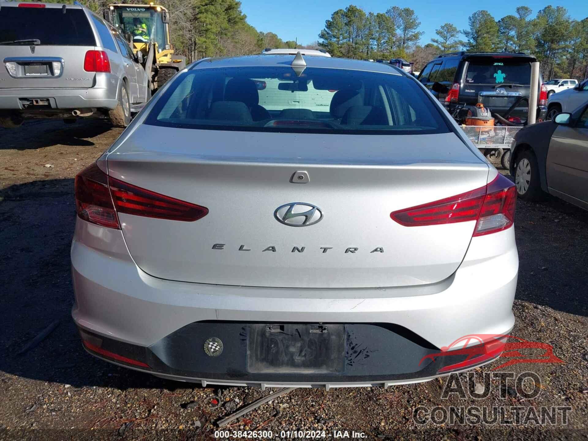 HYUNDAI ELANTRA 2019 - 5NPD84LF3KH476038