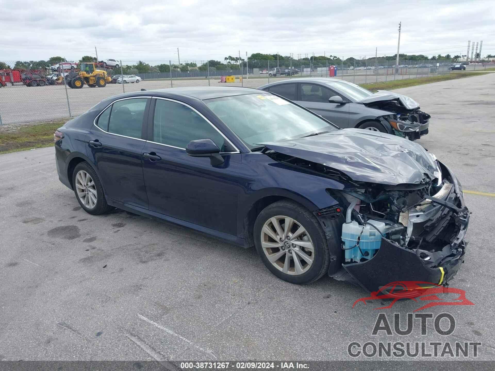 TOYOTA CAMRY 2022 - 4T1C11AK9NU062508