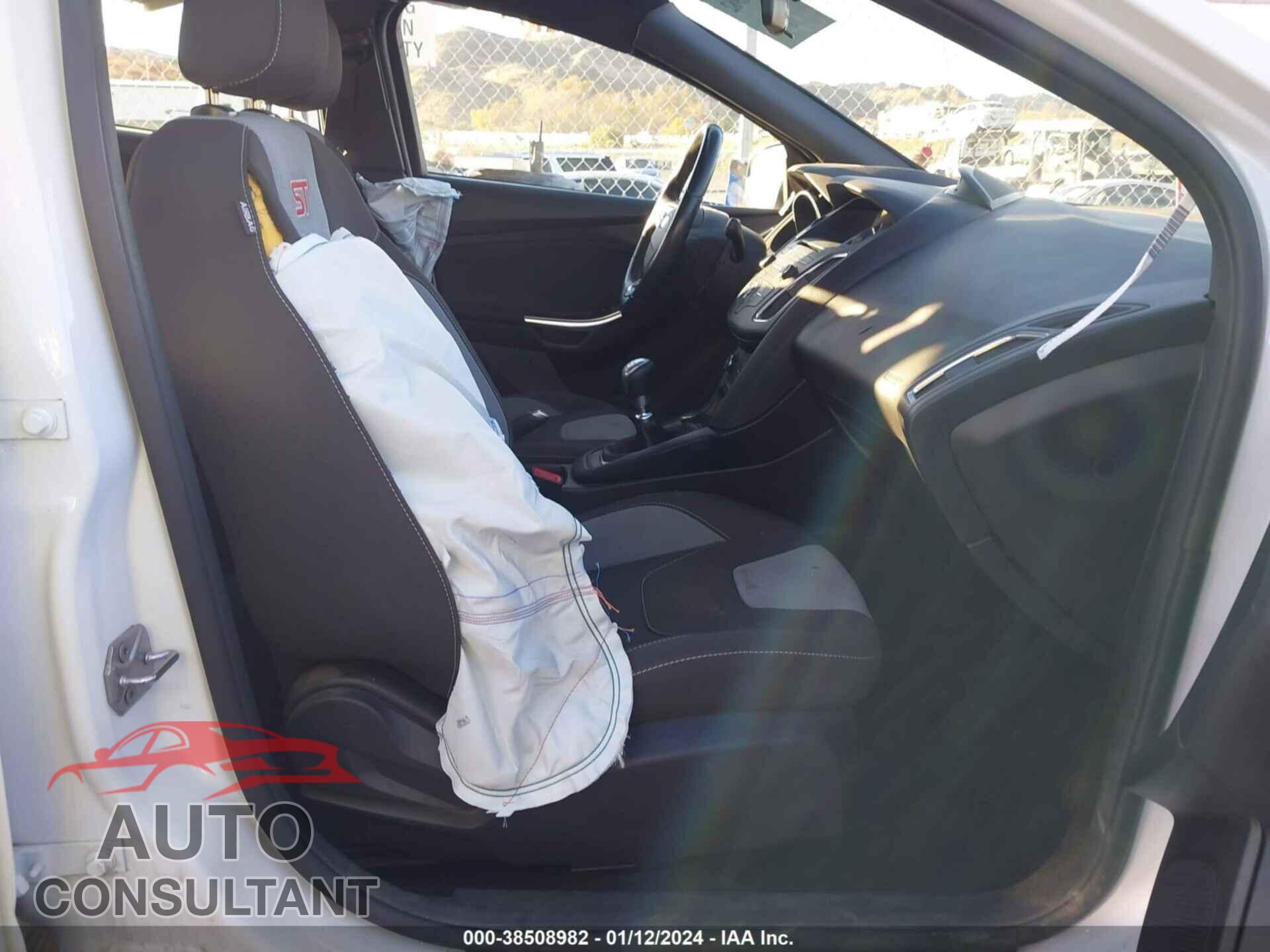 FORD FOCUS ST 2017 - 1FADP3L90HL343819