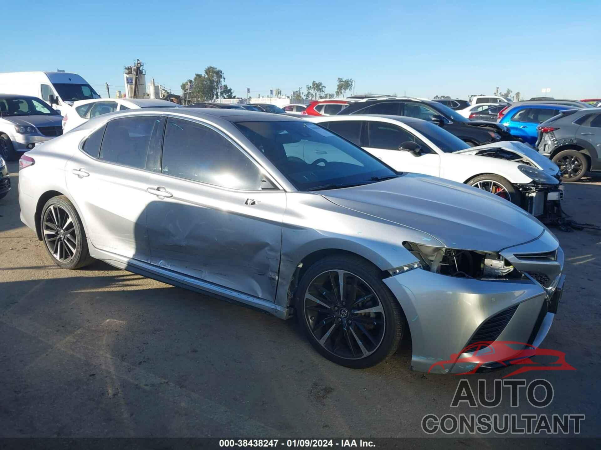 TOYOTA CAMRY 2018 - 4T1B61HK4JU063580