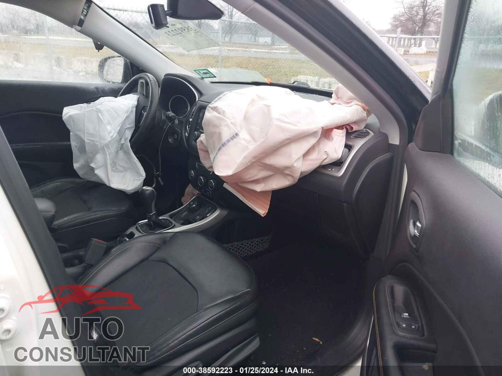 JEEP COMPASS 2018 - 3C4NJDBB3JT436175