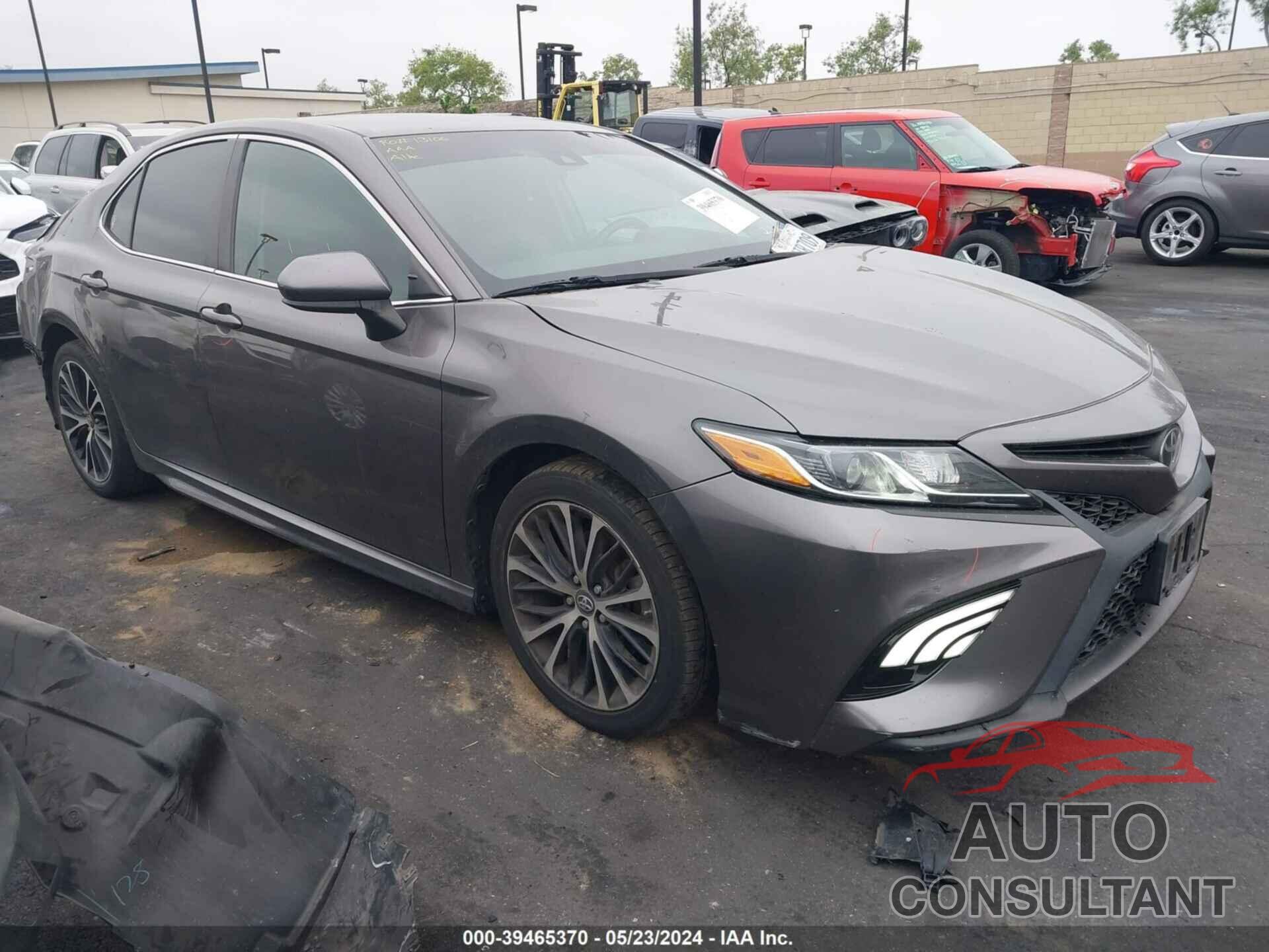 TOYOTA CAMRY 2018 - 4T1B11HK7JU037599
