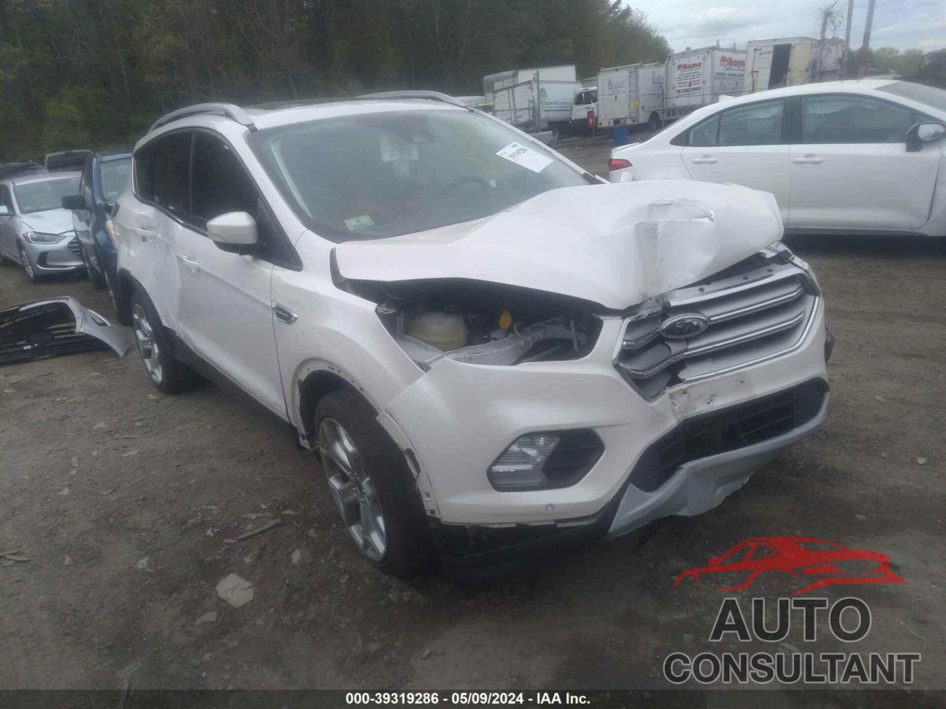 FORD ESCAPE 2017 - 1FMCU9J94HUD23163