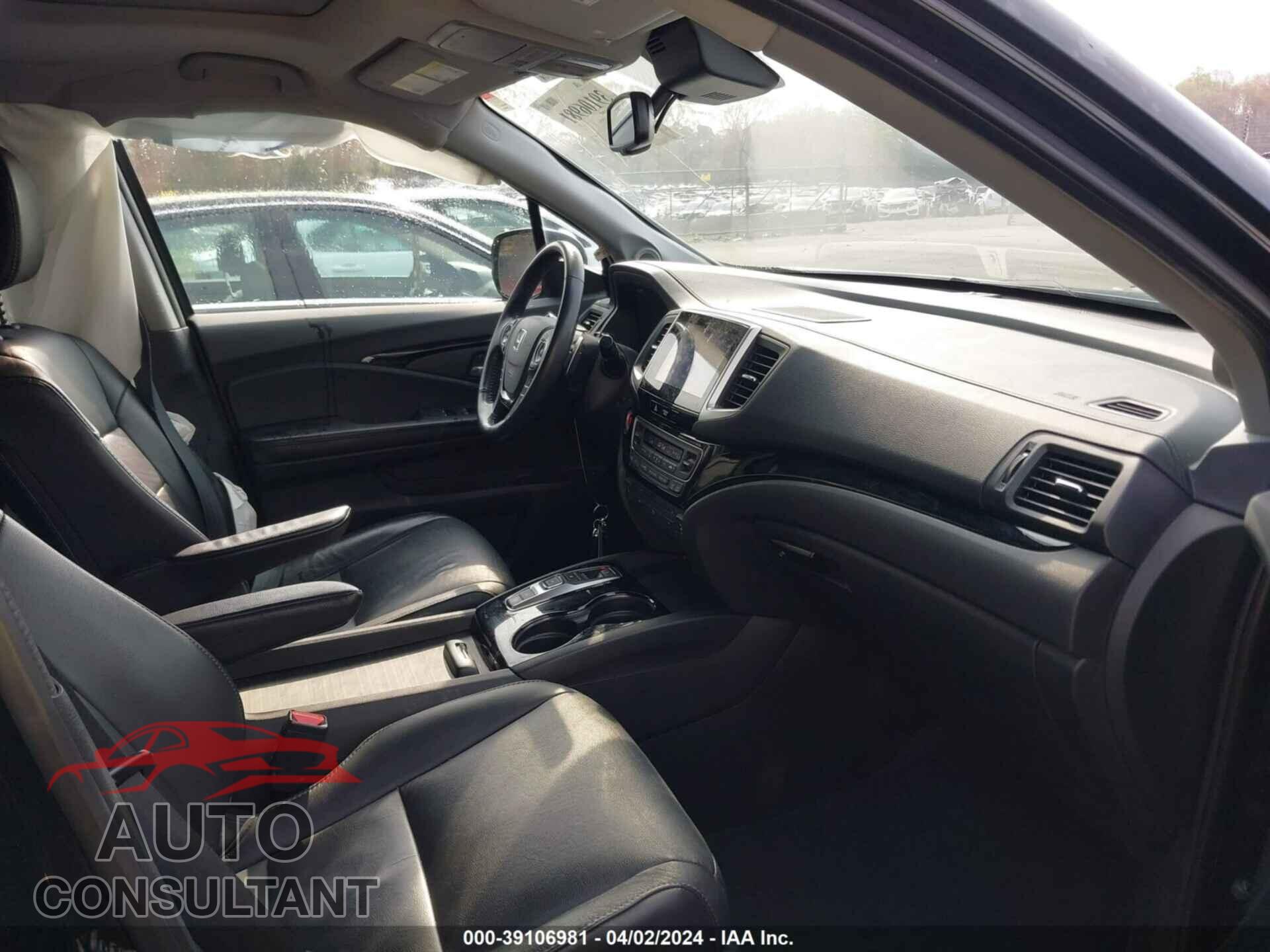 HONDA PILOT 2017 - 5FNYF6H96HB036098