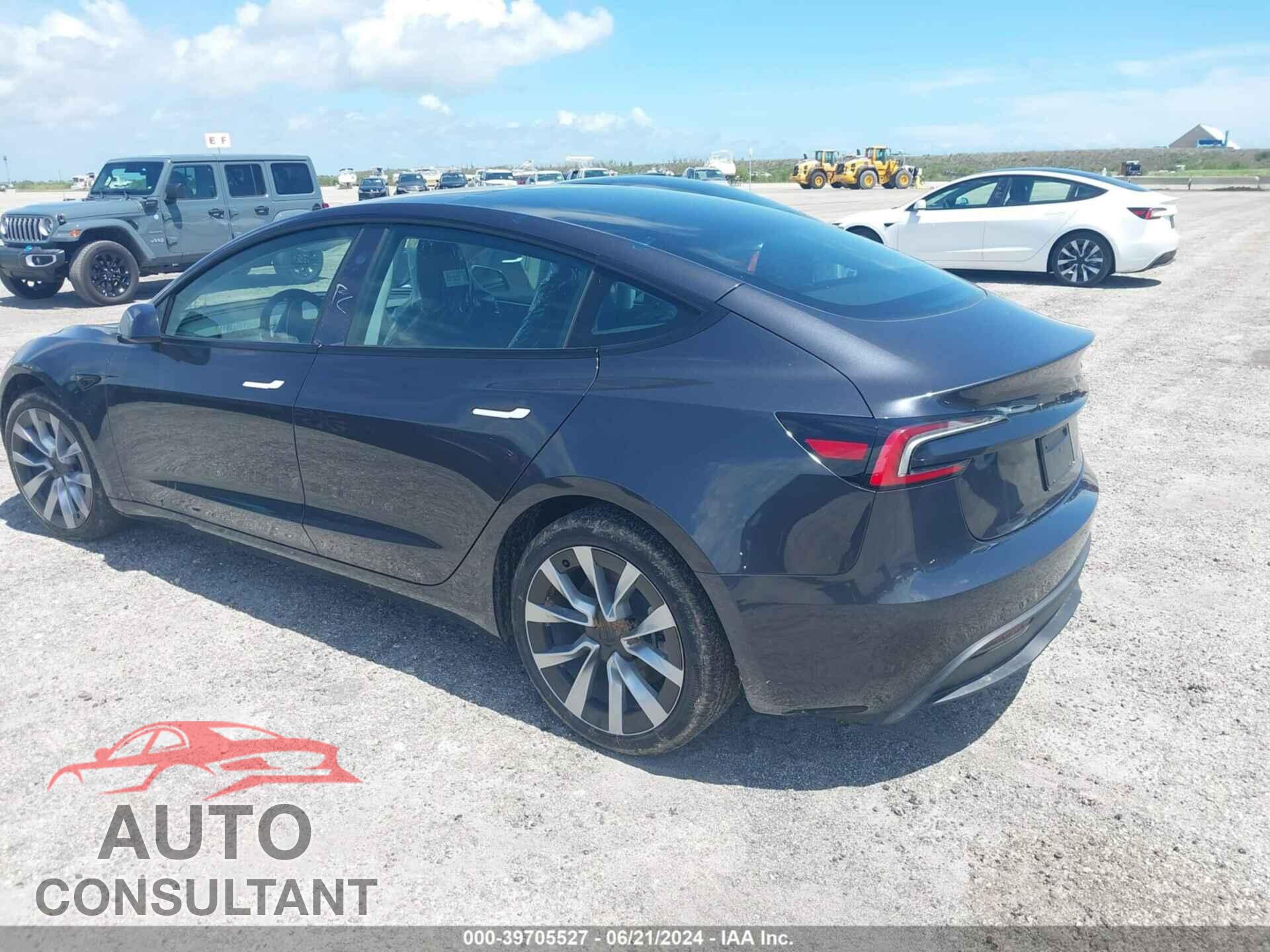 TESLA MODEL 3 2024 - 5YJ3E1EAXRF752132